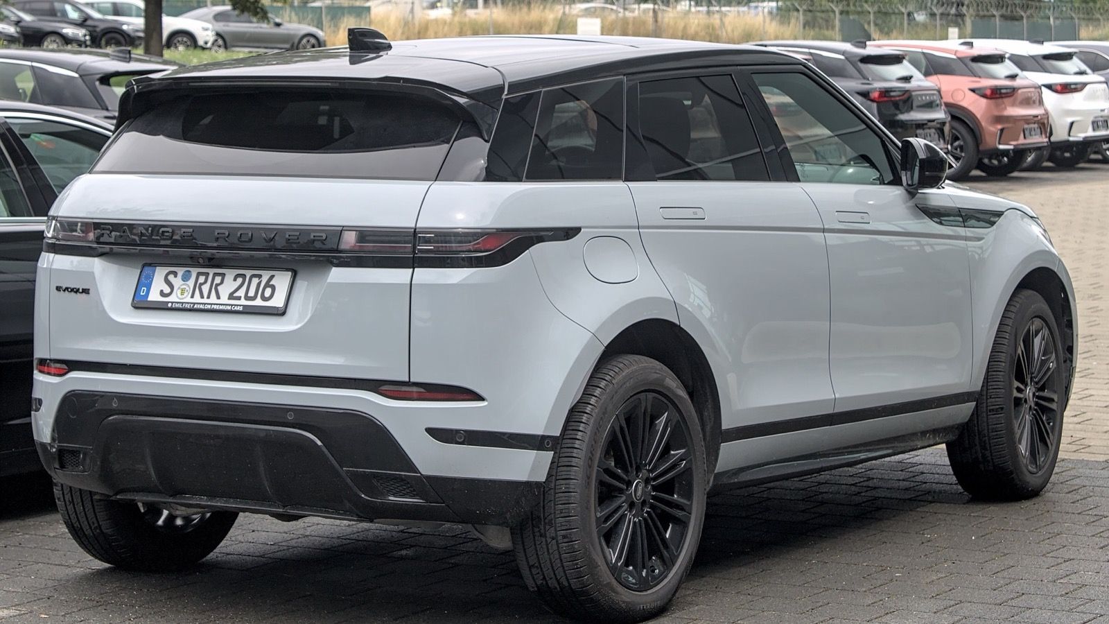 2023 Range Rover Evoque, side view
