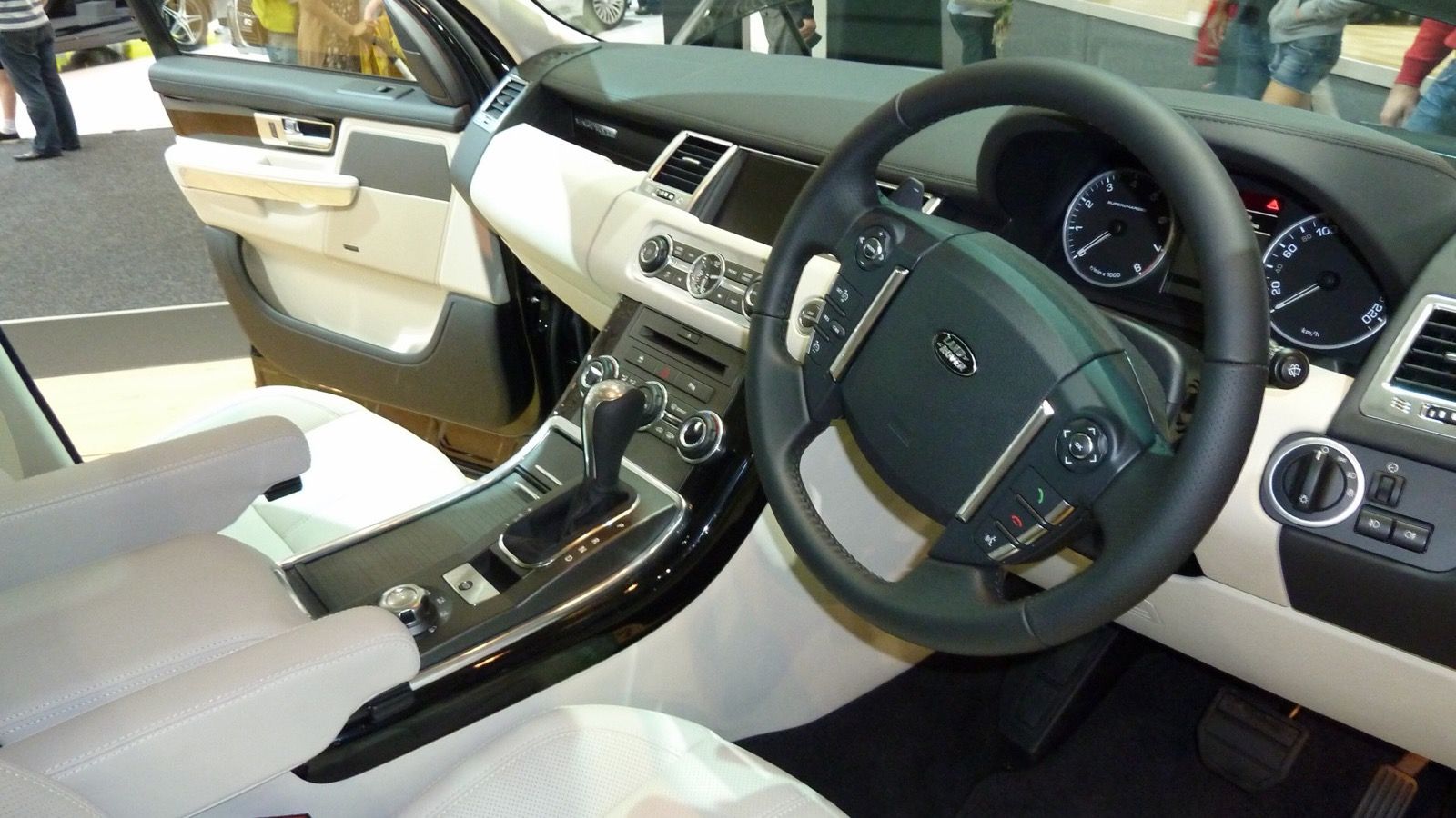2010 Range Rover Sport, side view