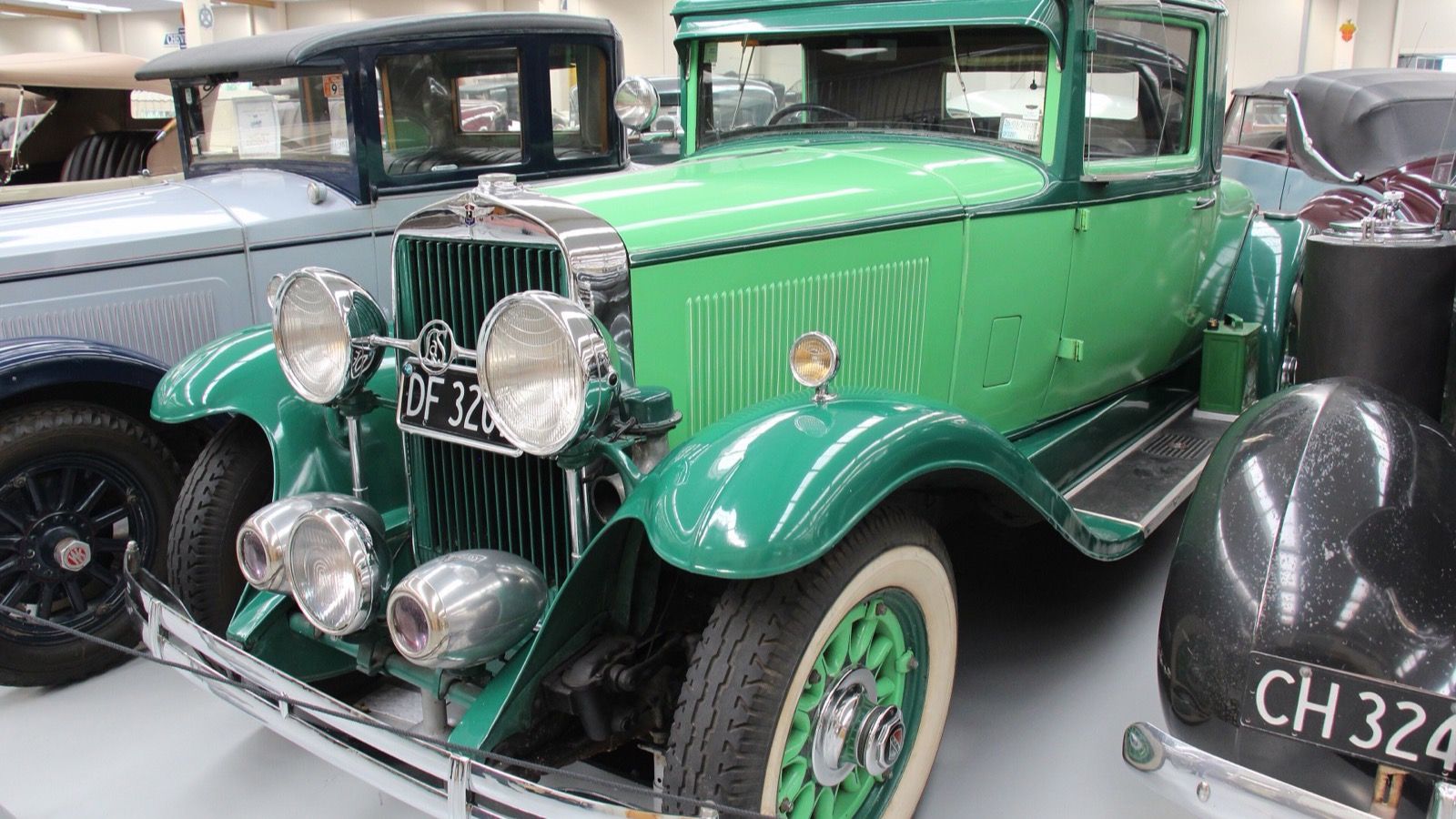 1930 LaSalle Model 340 coupe in green, front three-quarter view