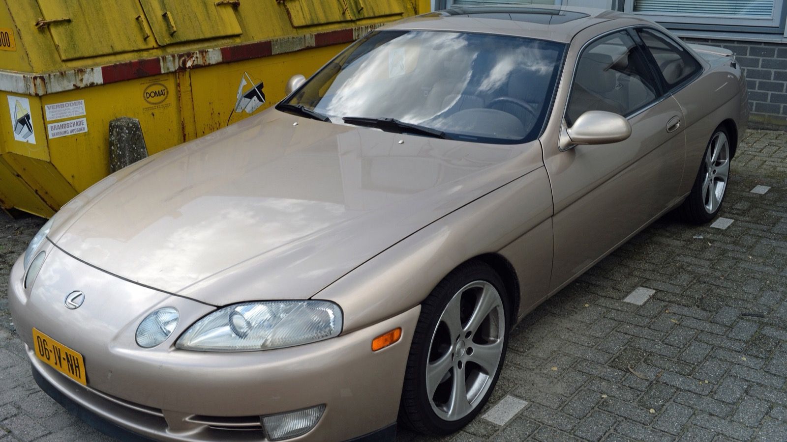 Beige 1992 Lexus SC 400 coupe, front three-quarter view