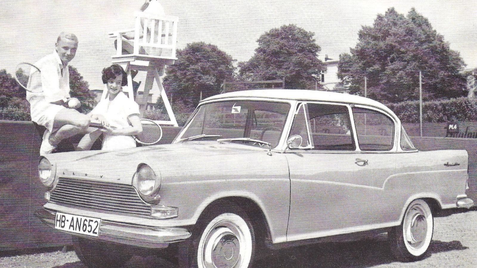 Black-and-white period publicity photograph of a 1959 Lloyd Arabella saloon, side profile