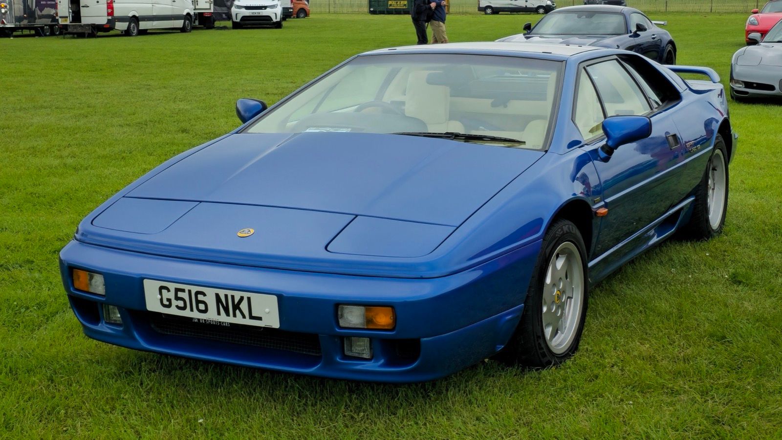 Blue 1989 Lotus Esprit Turbo SE, front three-quarter view.