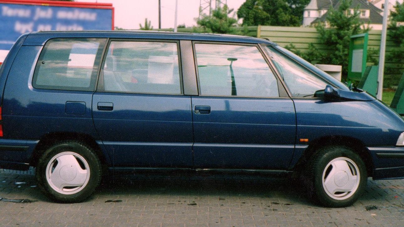 Dark blue 1991 second-generation Renault Espace V6 RT, clean side profile