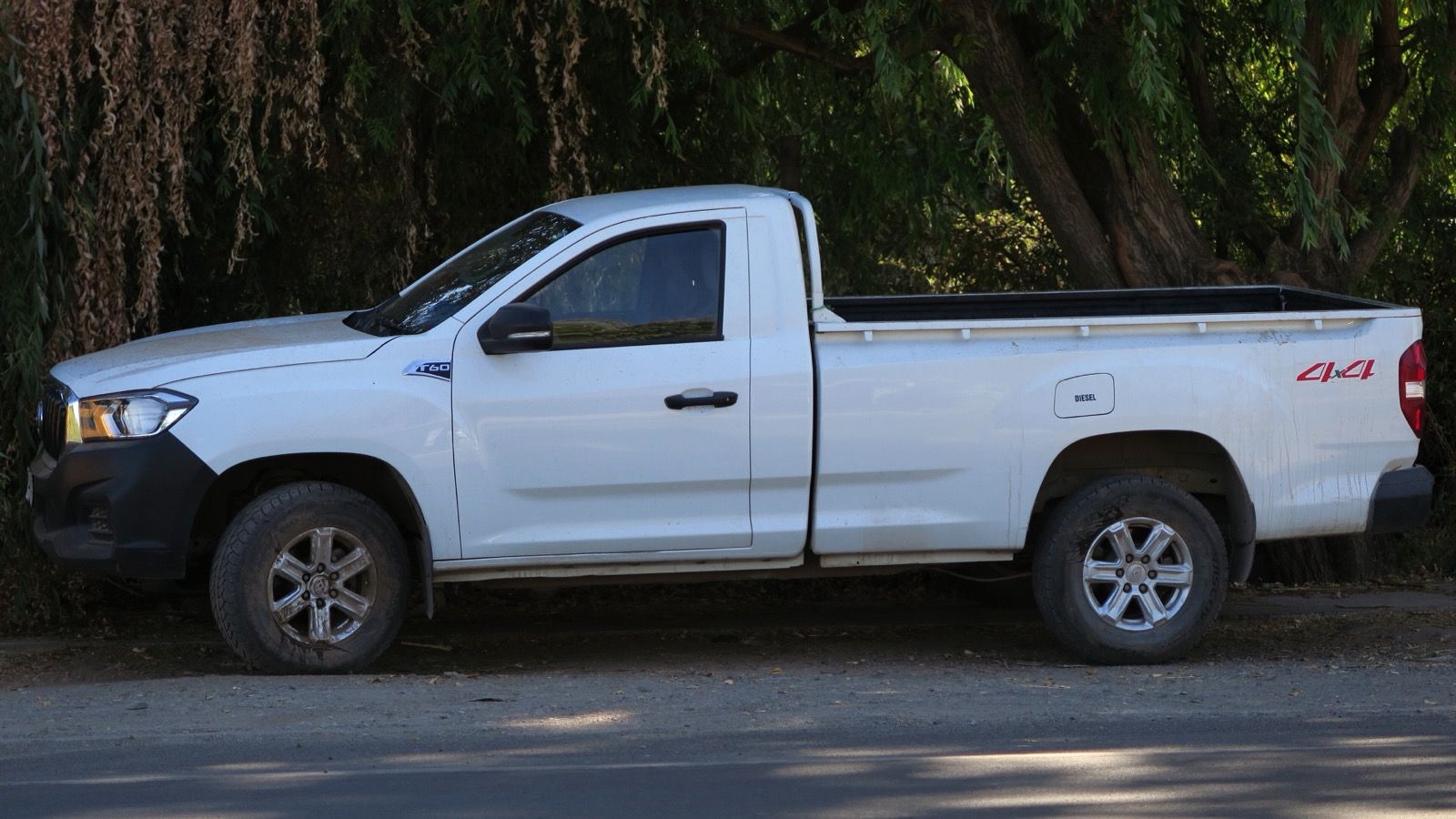 White 2021 Maxus T60 DX single-cab pickup, side profile