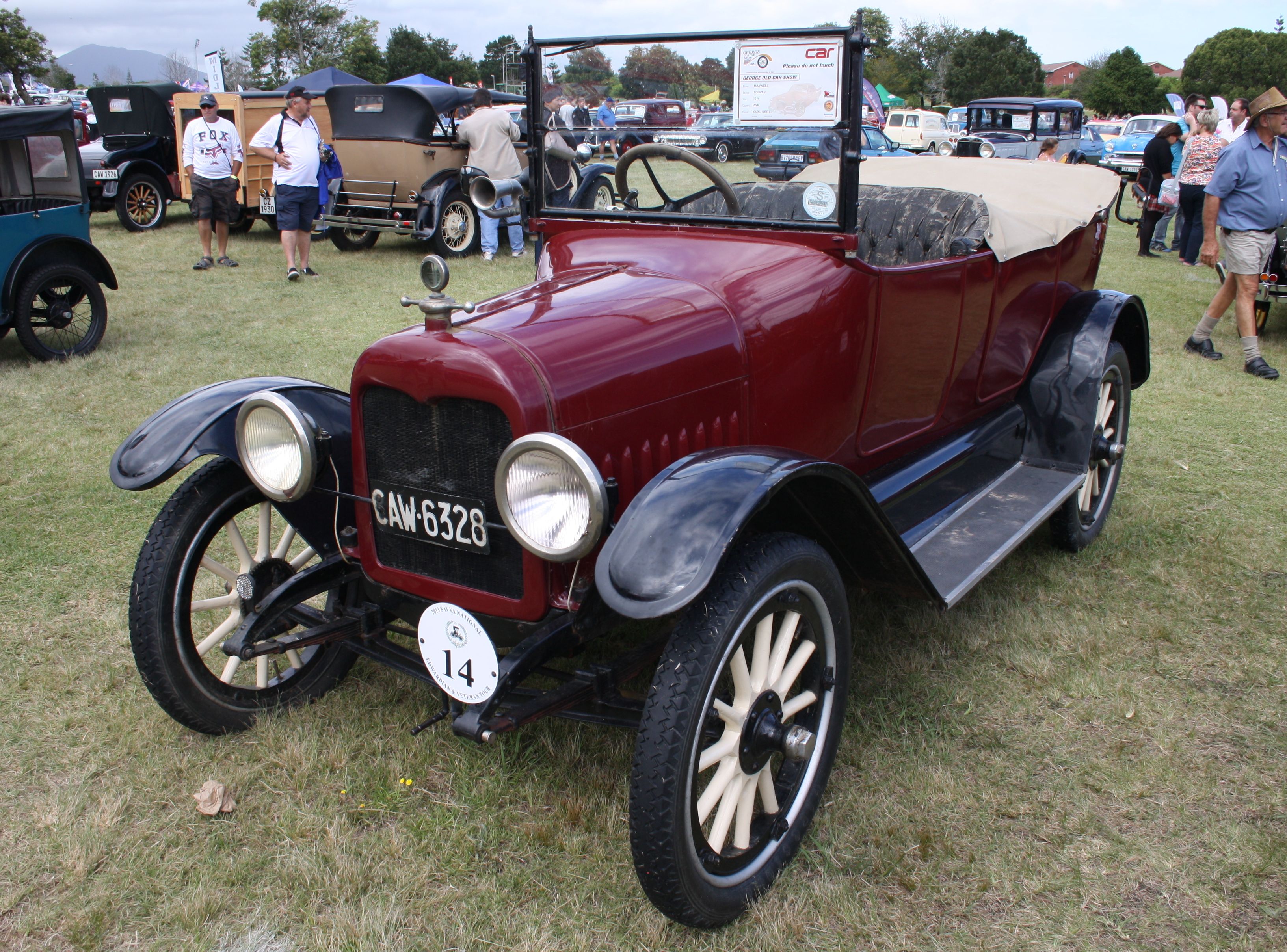 Maroon 1916 Maxwell tourer, front three-quarter view