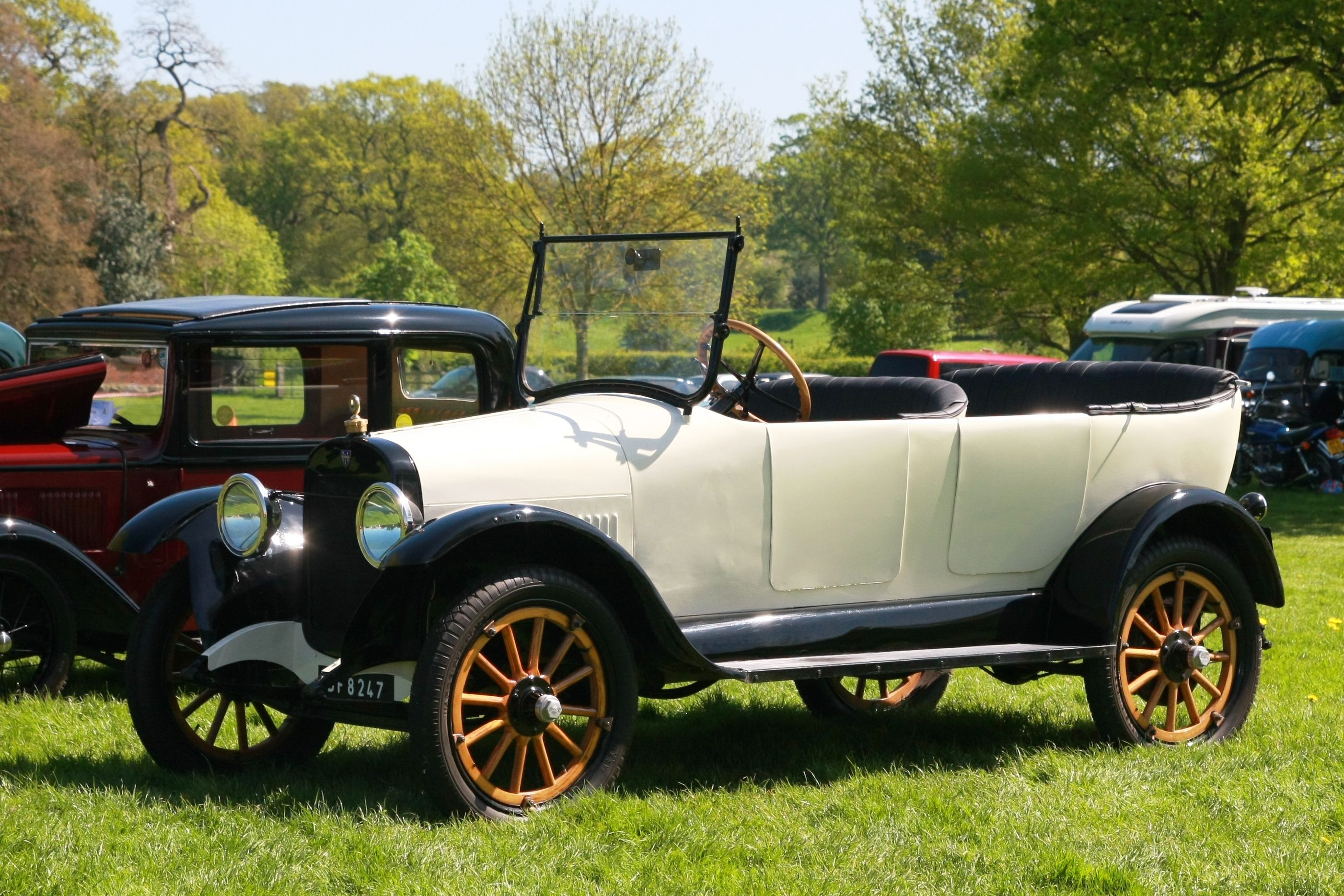 Cream and black 1921 Maxwell touring car, side profile