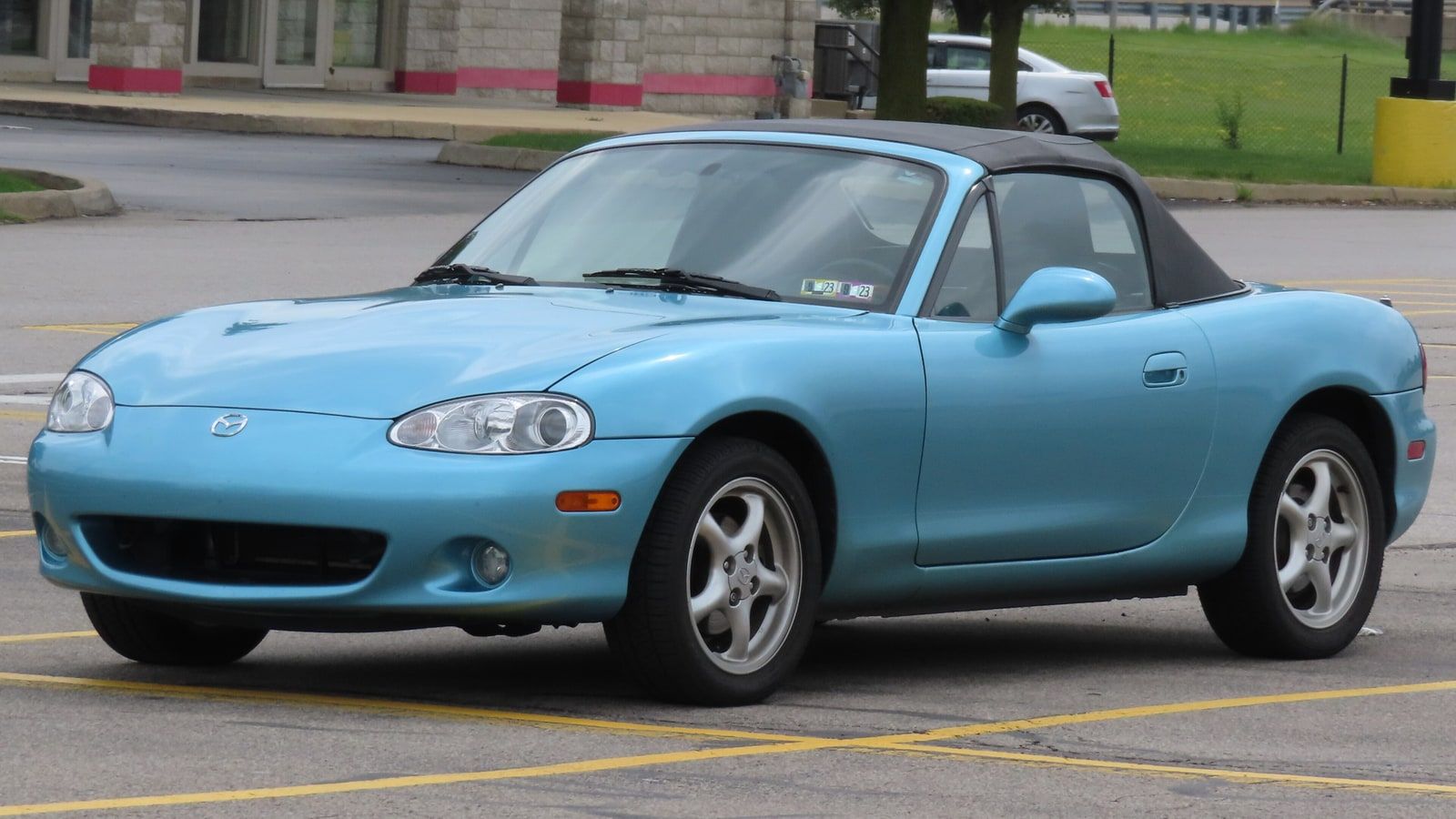 2001 Mazda MX-5 Miata, NB second generation — roadster, front three-quarter view