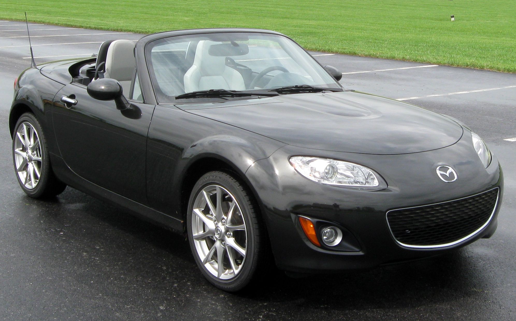 2011 Mazda MX-5 PRHT front view