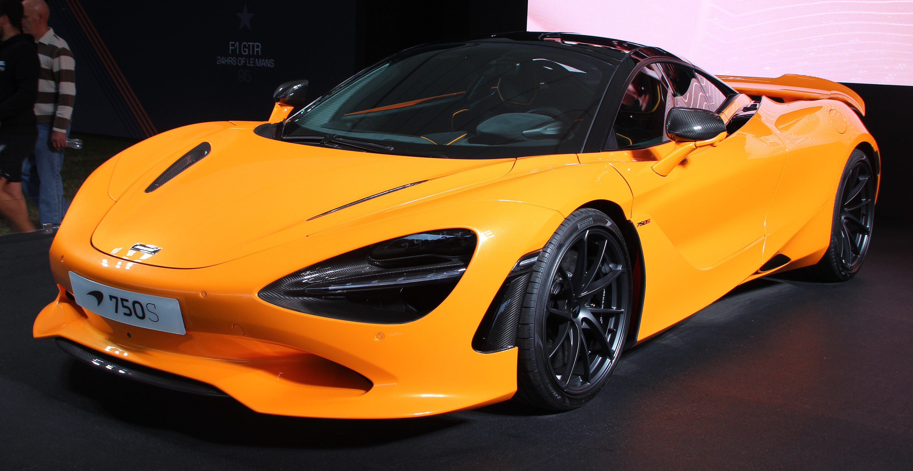 2023 McLaren 750S Spider in yellow