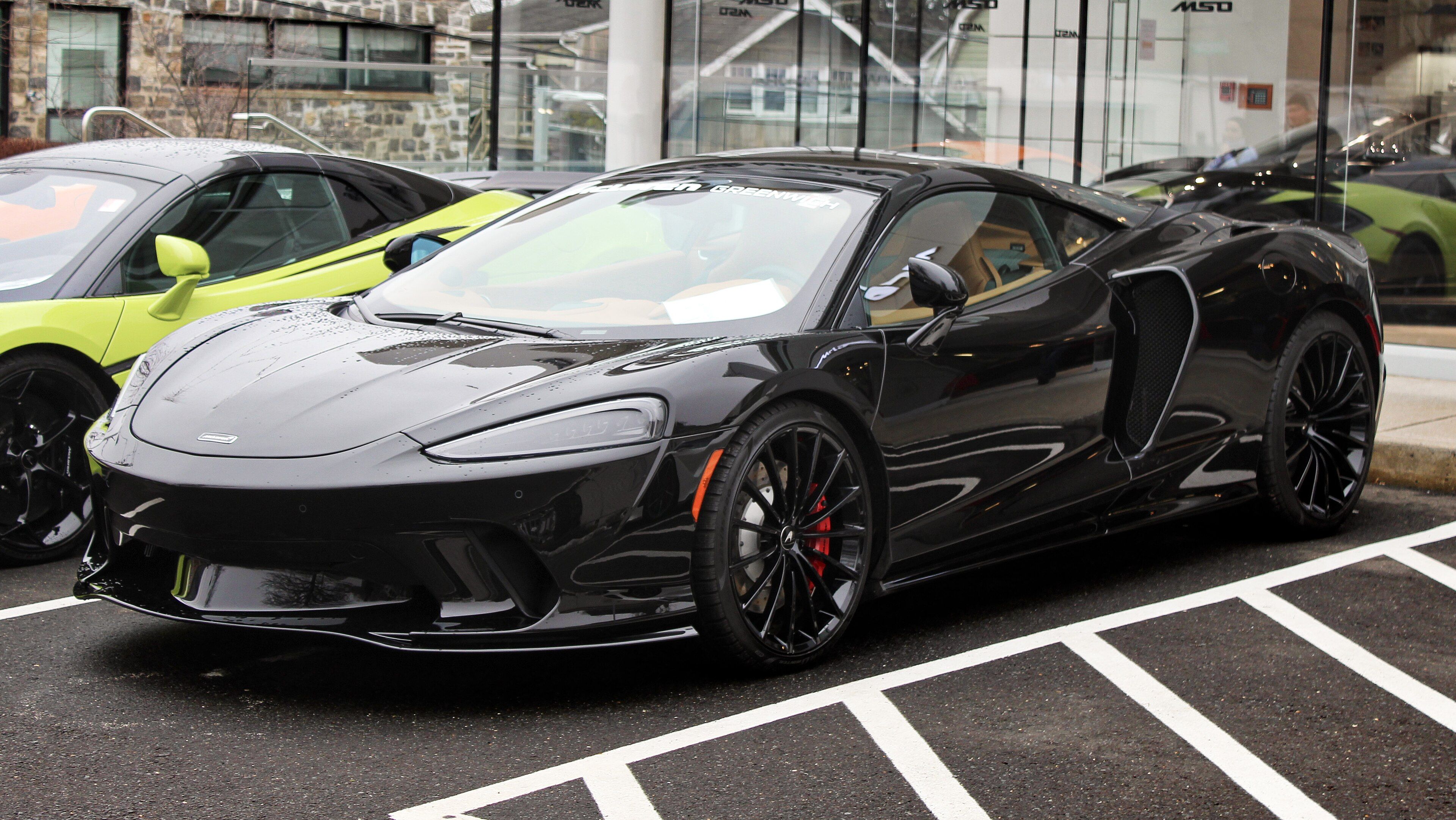2020 McLaren GT, front view