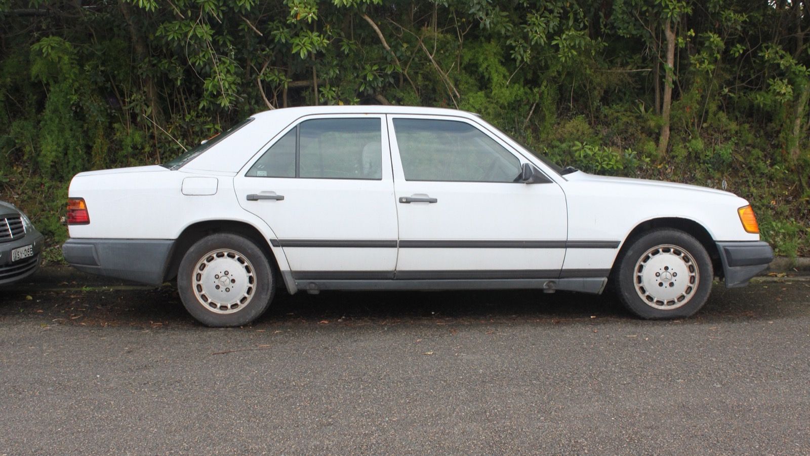 1990 Mercedes-Benz 300 E (W124) sedan, exterior view