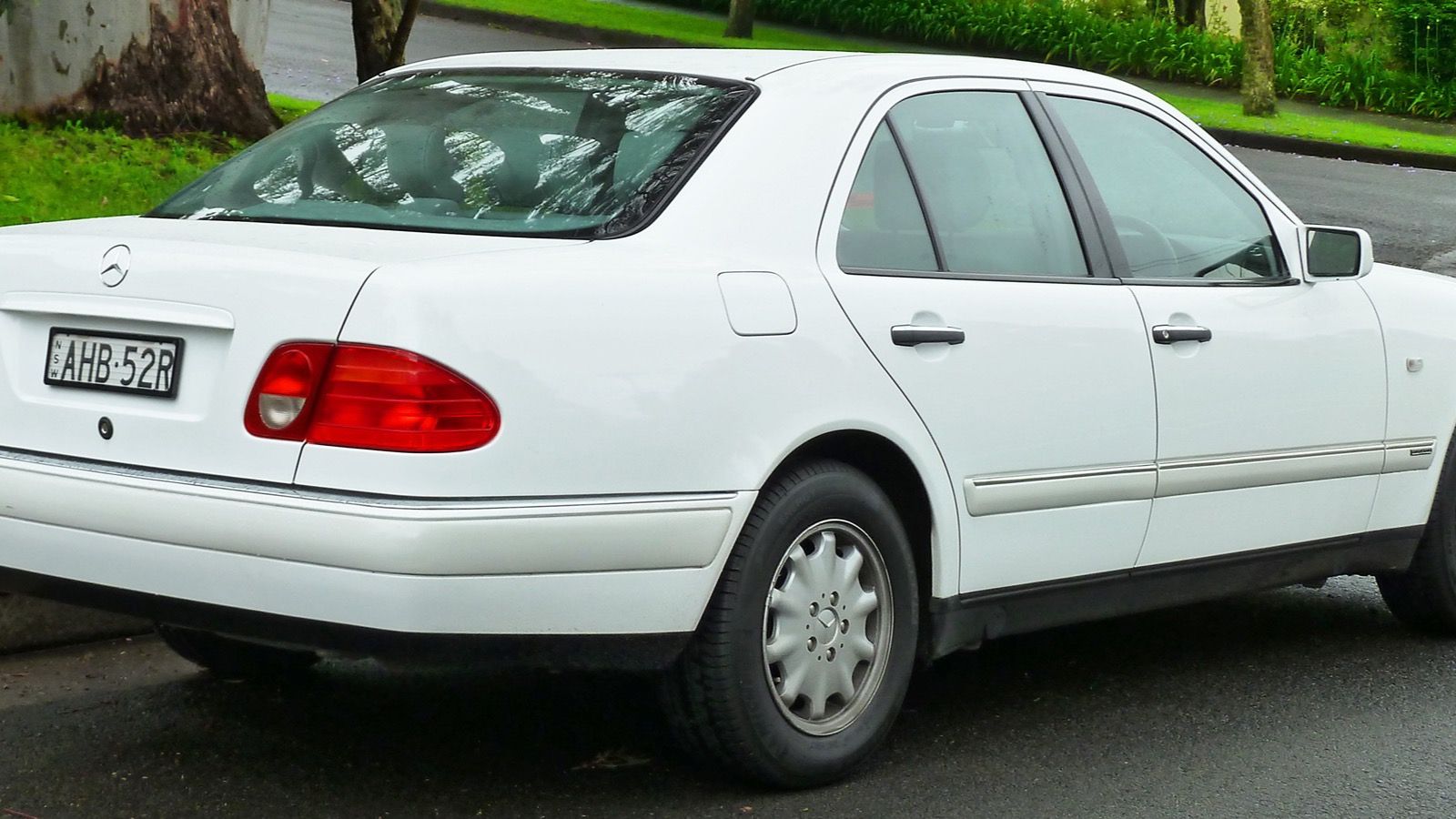 1999 Mercedes-Benz E 240 (W 210) Elegance sedan, exterior view