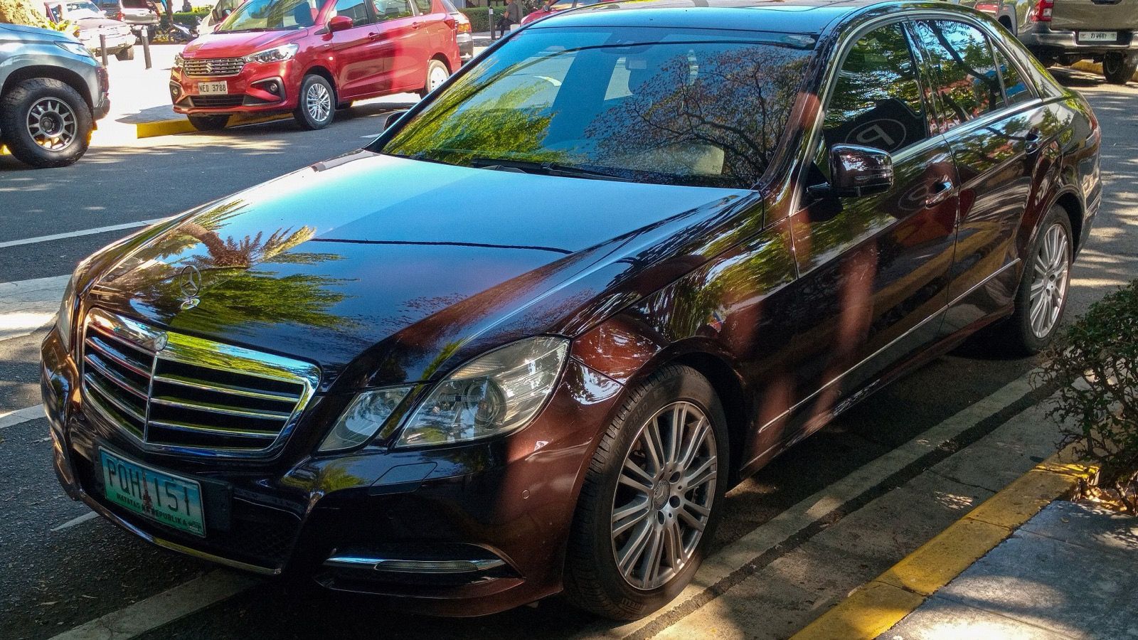 2011 Mercedes-Benz W212 E300 Elegance, exterior view
