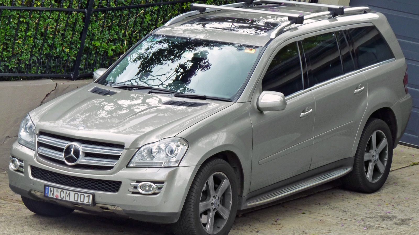 2009 Mercedes-Benz GL 320 CDI (X 164 MY09) wagon, exterior view