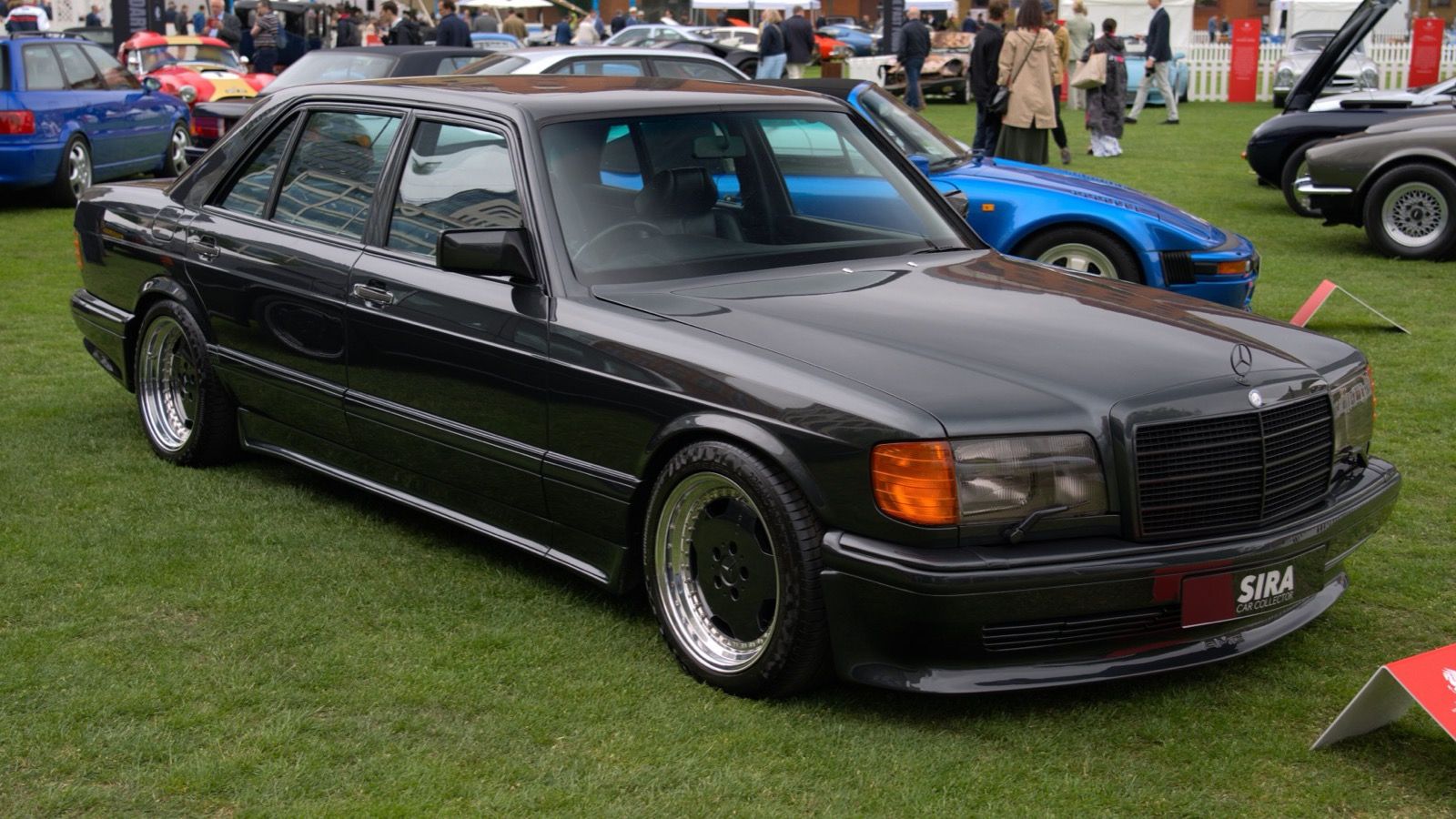 1990 Mercedes-Benz S-Class (W126) — sedan, front three-quarter view