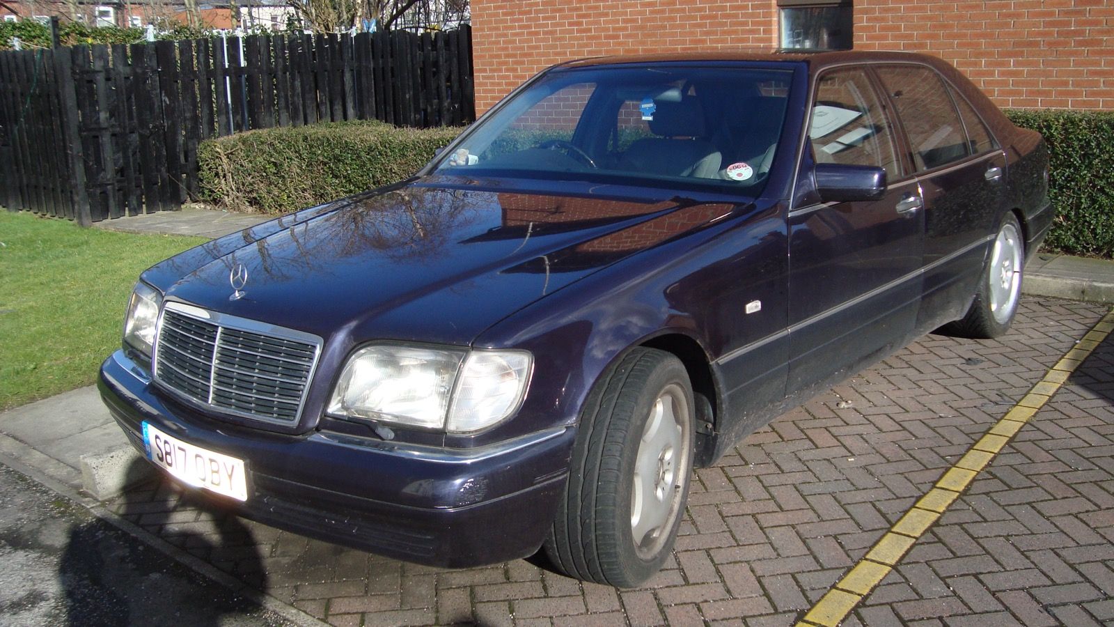 1999 Mercedes-Benz S-Class (W140) — sedan, front three-quarter view