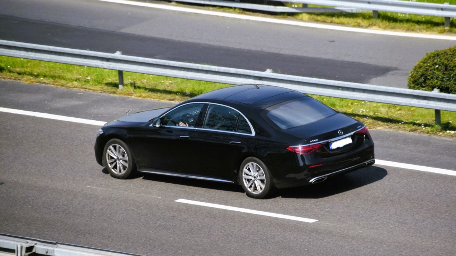 2022 Mercedes-Benz S-Class (W223) — sedan, front three-quarter view