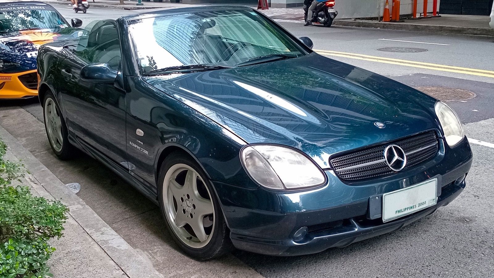 1997 Mercedes-Benz R170 SLK 230 Kompressor, front right, front three-quarter view