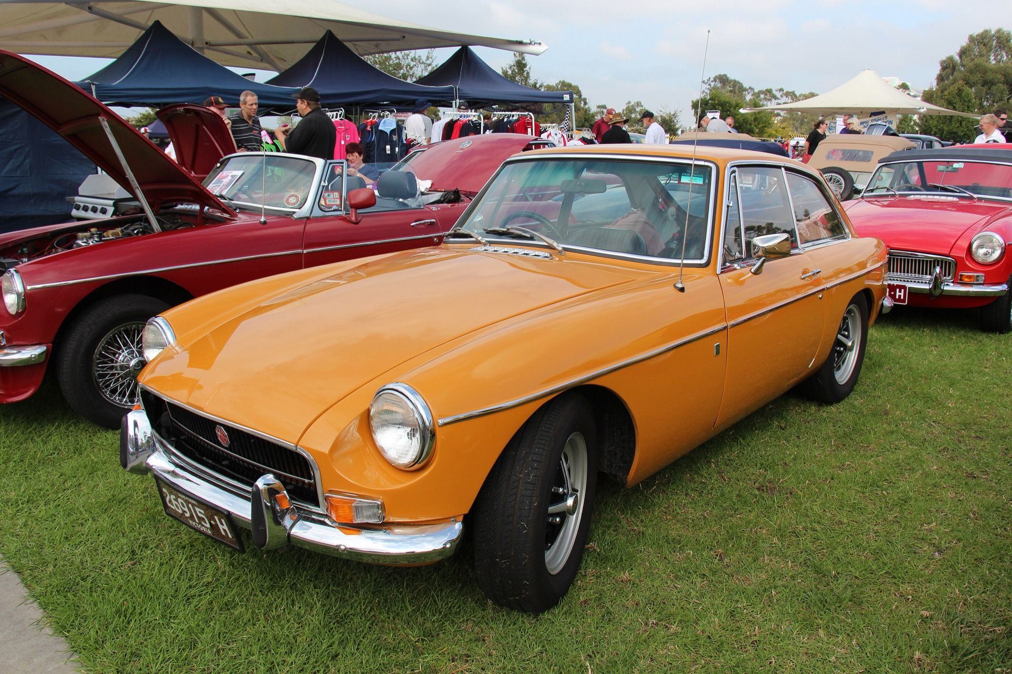 1970 MGB GT Mk II coupe, front three-quarter view