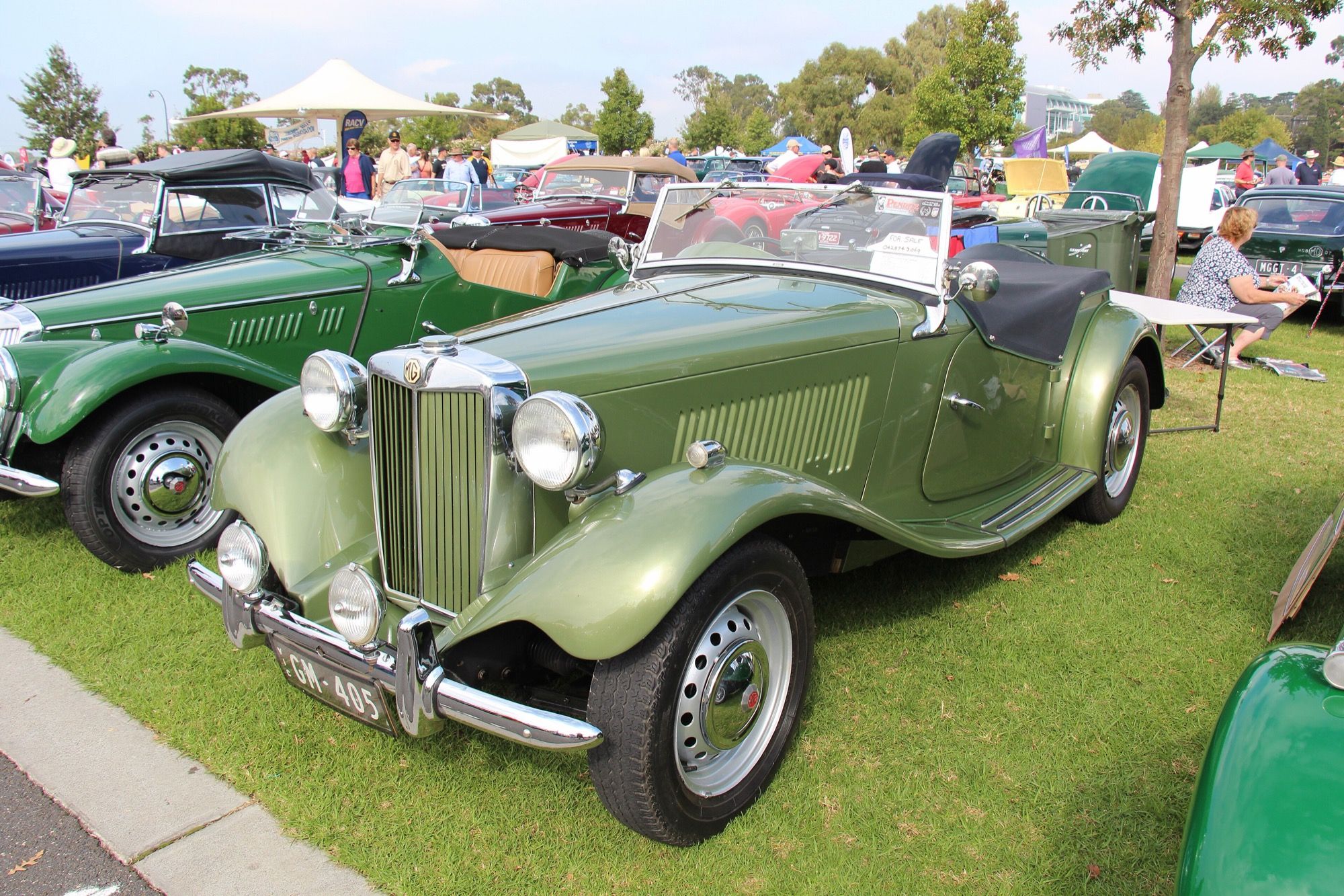 1952 MG TD Midget roadster, front three-quarter view