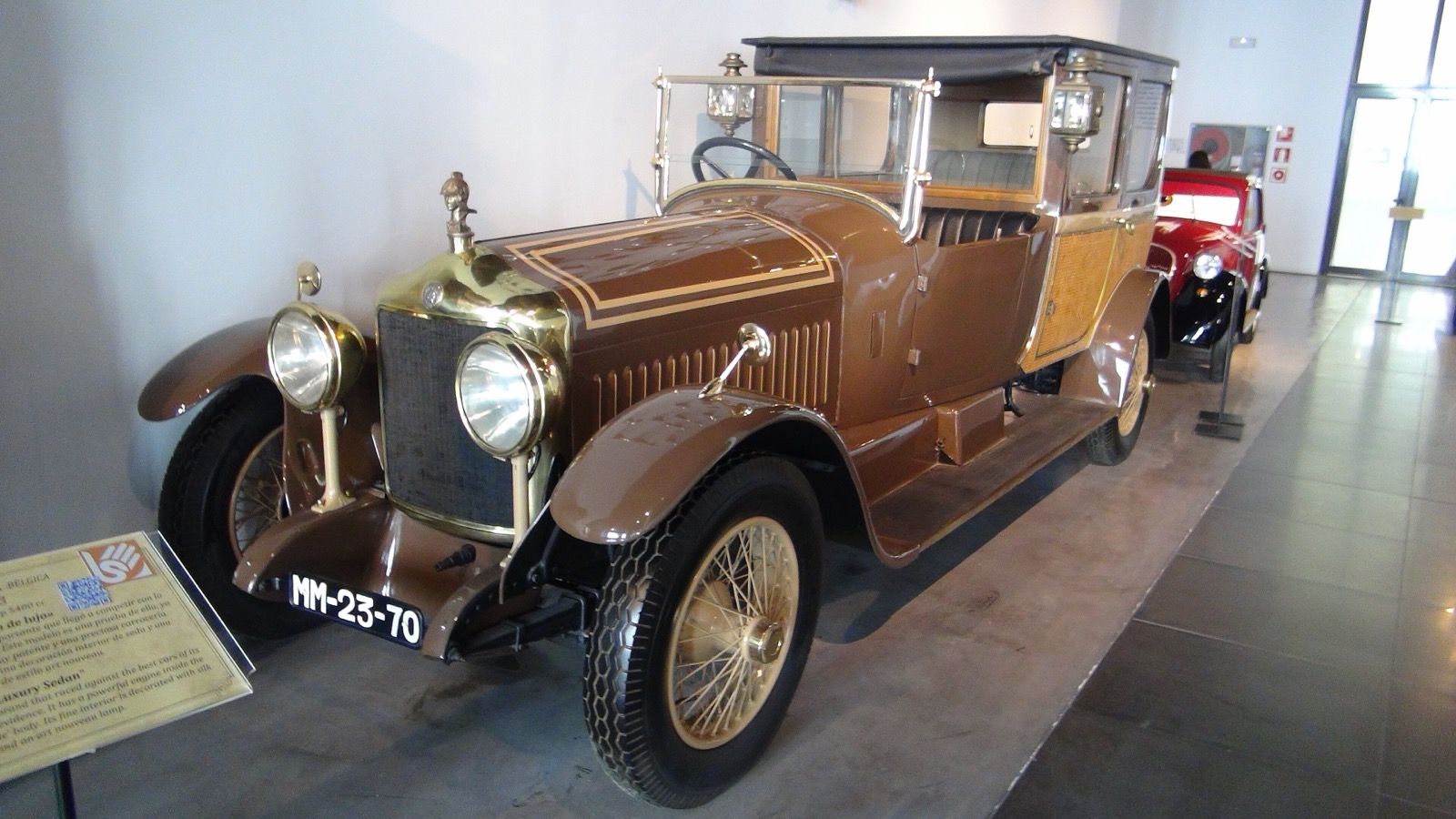 Brown 1923 Minerva Berline de Luxe coachbuilt saloon, front three-quarter view