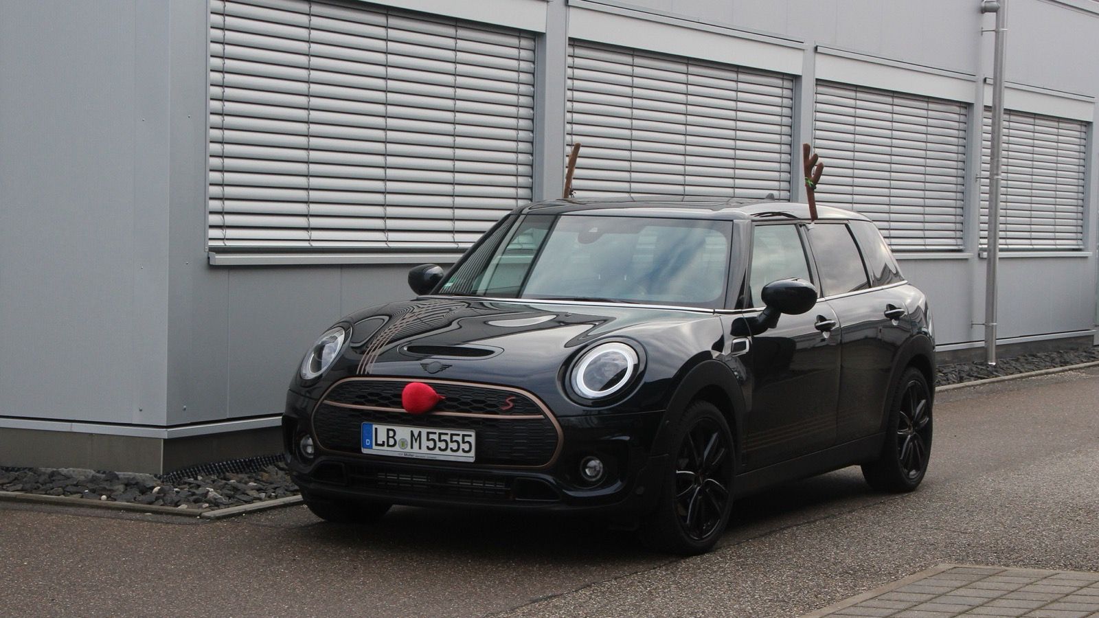 2023 Mini Clubman Final Edition (F54), front three-quarter view