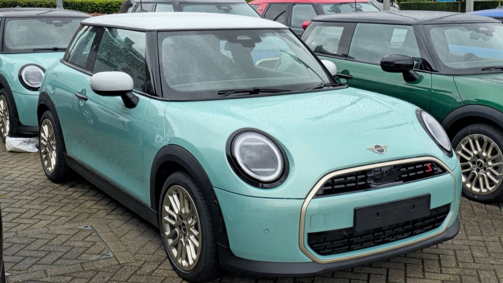 2024 Mini Cooper S (F66), front three-quarter view
