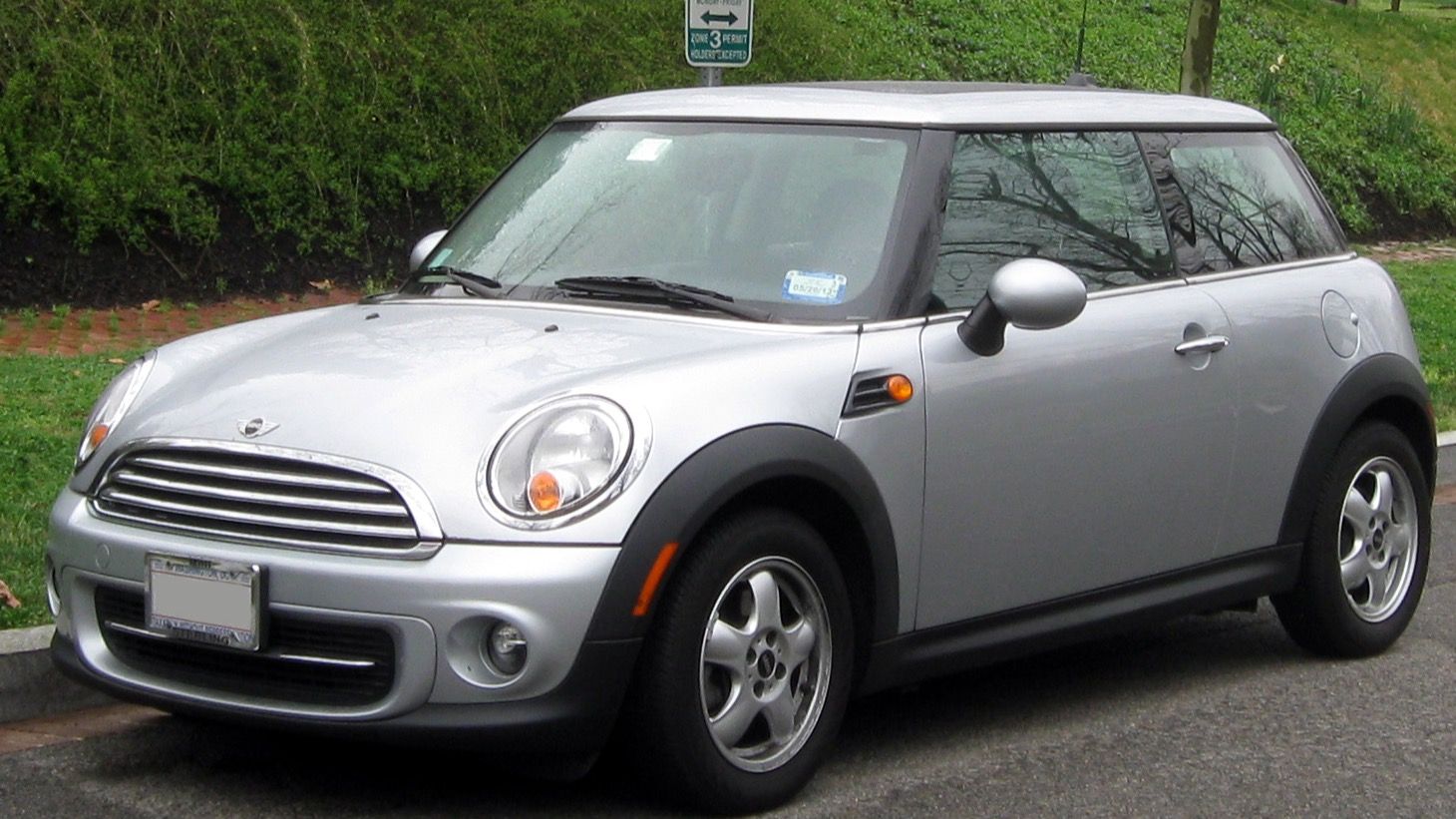2011 Mini Cooper (R56), front three-quarter view