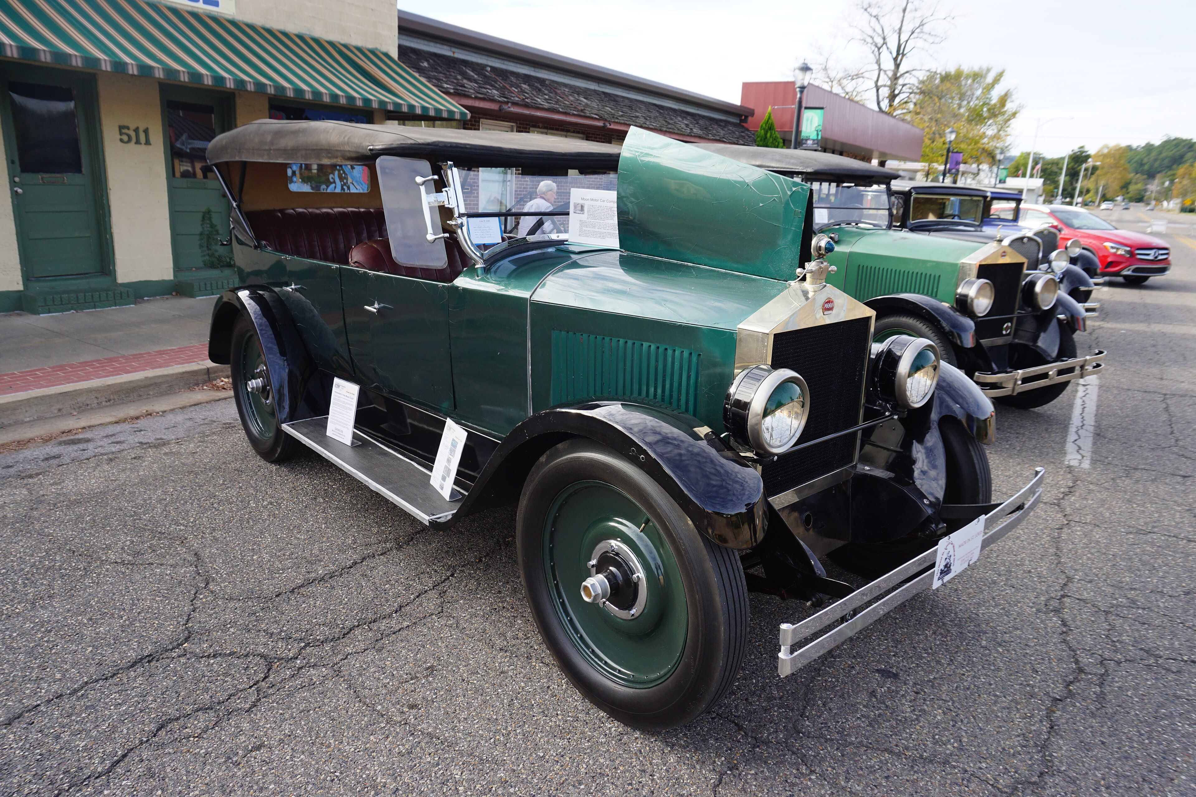 1923 Moon 6-40, front three-quarter view
