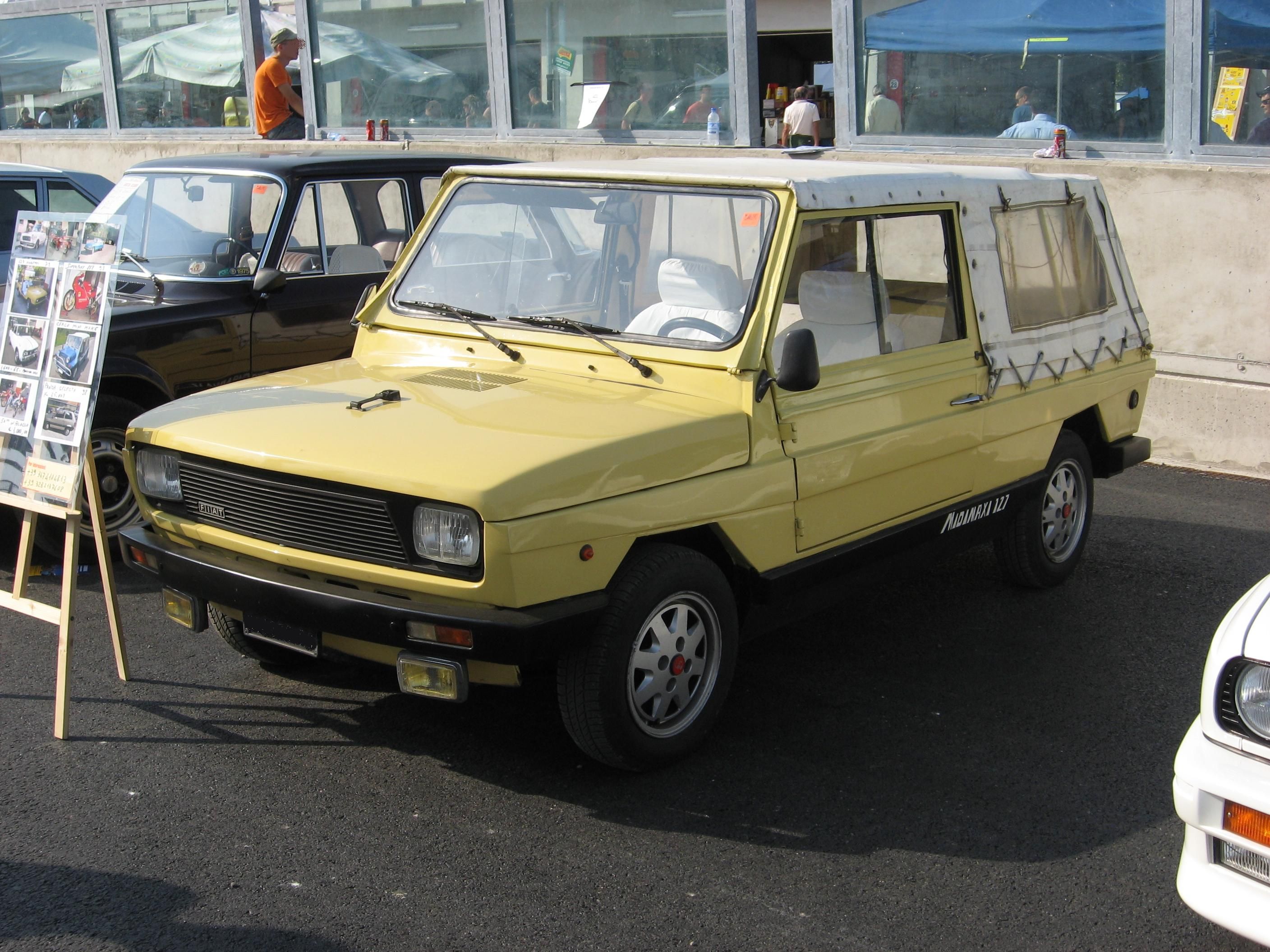 Fiat 127-based Moretti Midimaxi open beach car, front three-quarter view