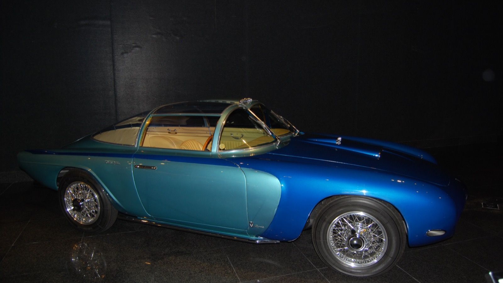 Two-tone blue 1955 Nardi Raggio Azzurro I on Lancia Aurelia B20 mechanicals, bubble-top coupe, side profile