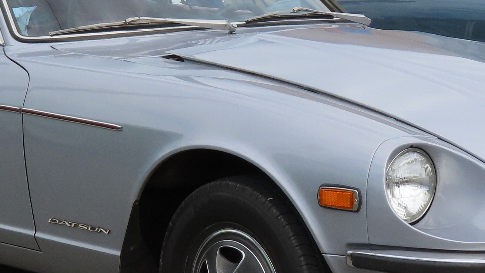 1972 Datsun 240Z (S30) — front three-quarter view