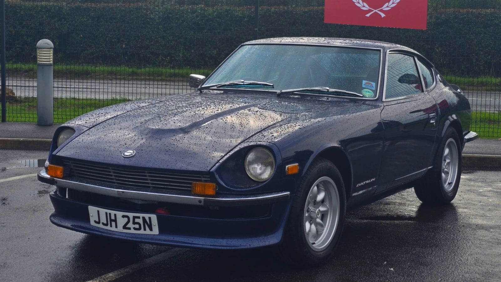 1973 Datsun 240Z (S30) — front three-quarter view