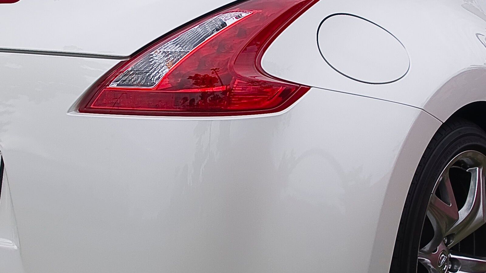 2011 Nissan 370Z (Z34) — front three-quarter view