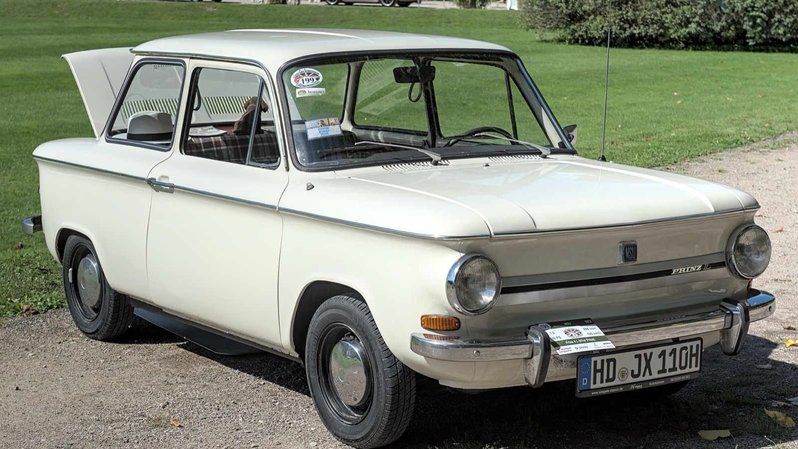 1973 NSU Prinz 4 L in cream, front three-quarter view with engine lid open