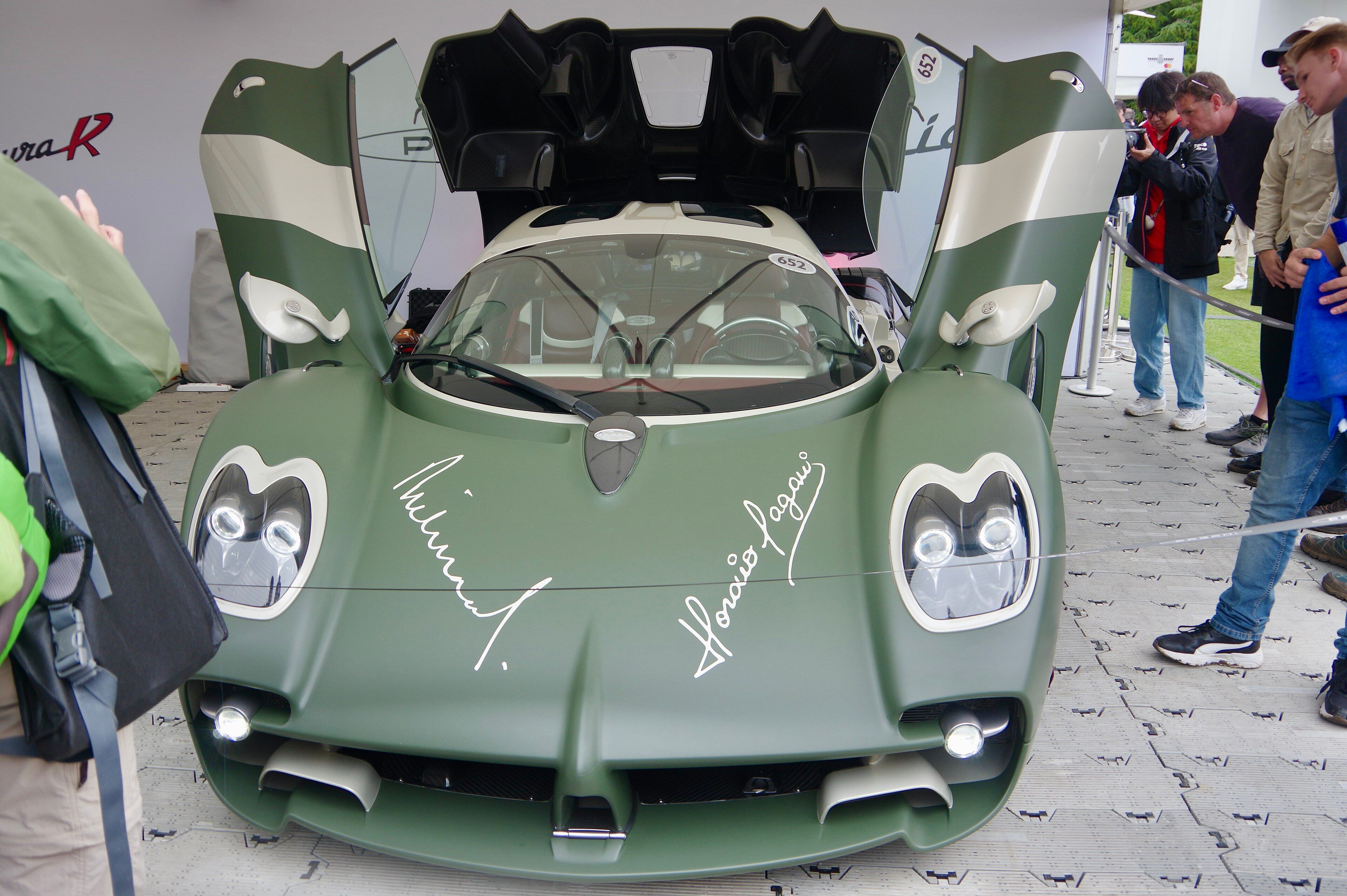 Pagani Utopia coupé, front three-quarter view