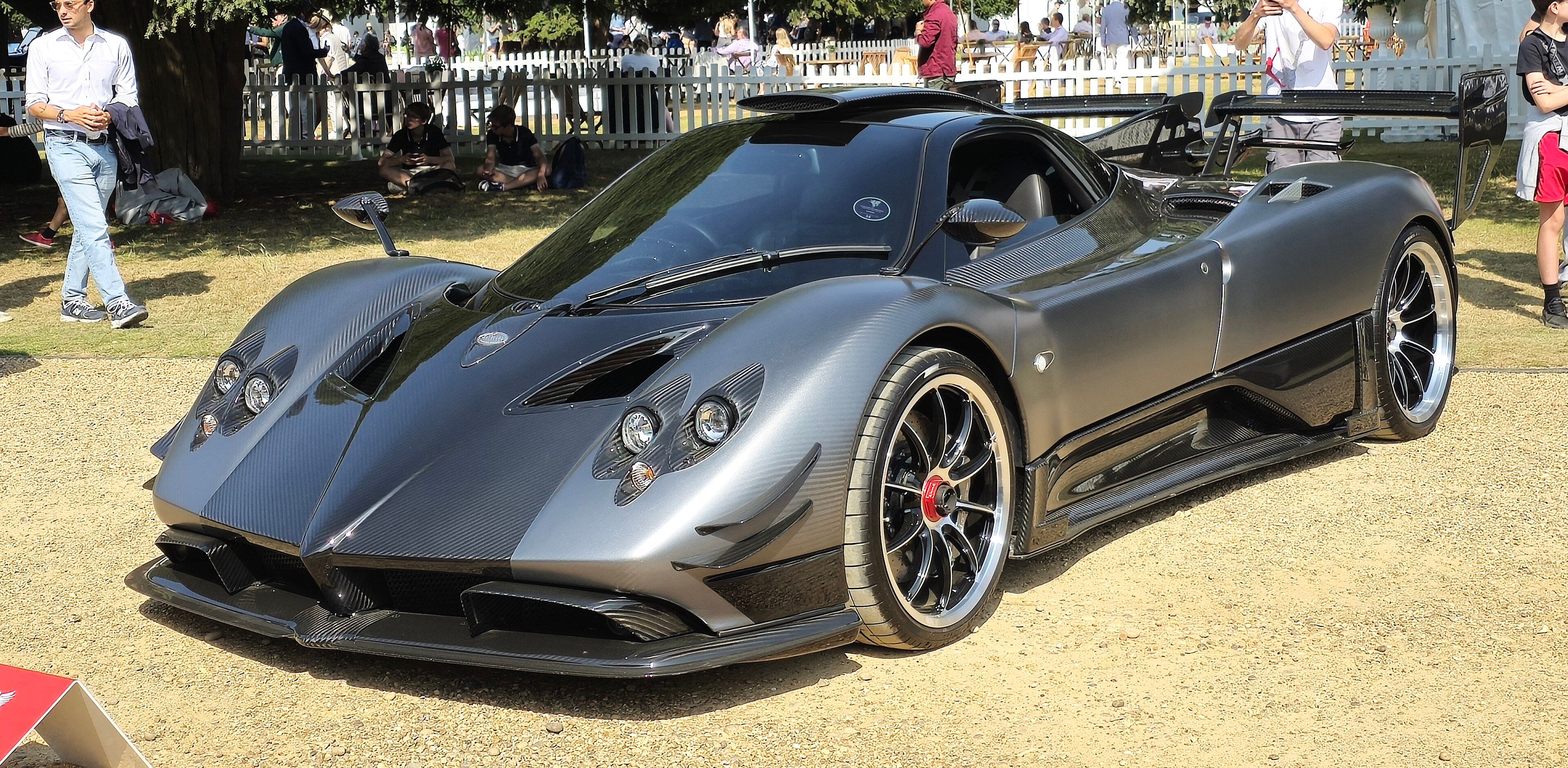 Pagani Zonda 760 Oliver Evolution Hermes Edition, front three-quarter view