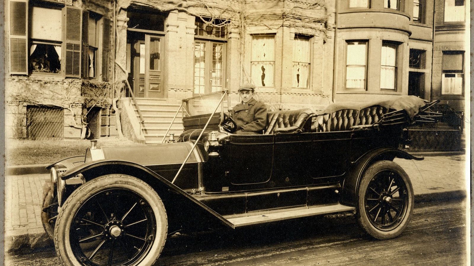 1912 Pierce-Arrow Model 36, front three-quarter view