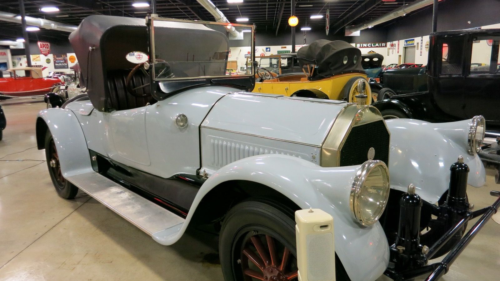 1917 Pierce-Arrow Model 66 runabout, front three-quarter view