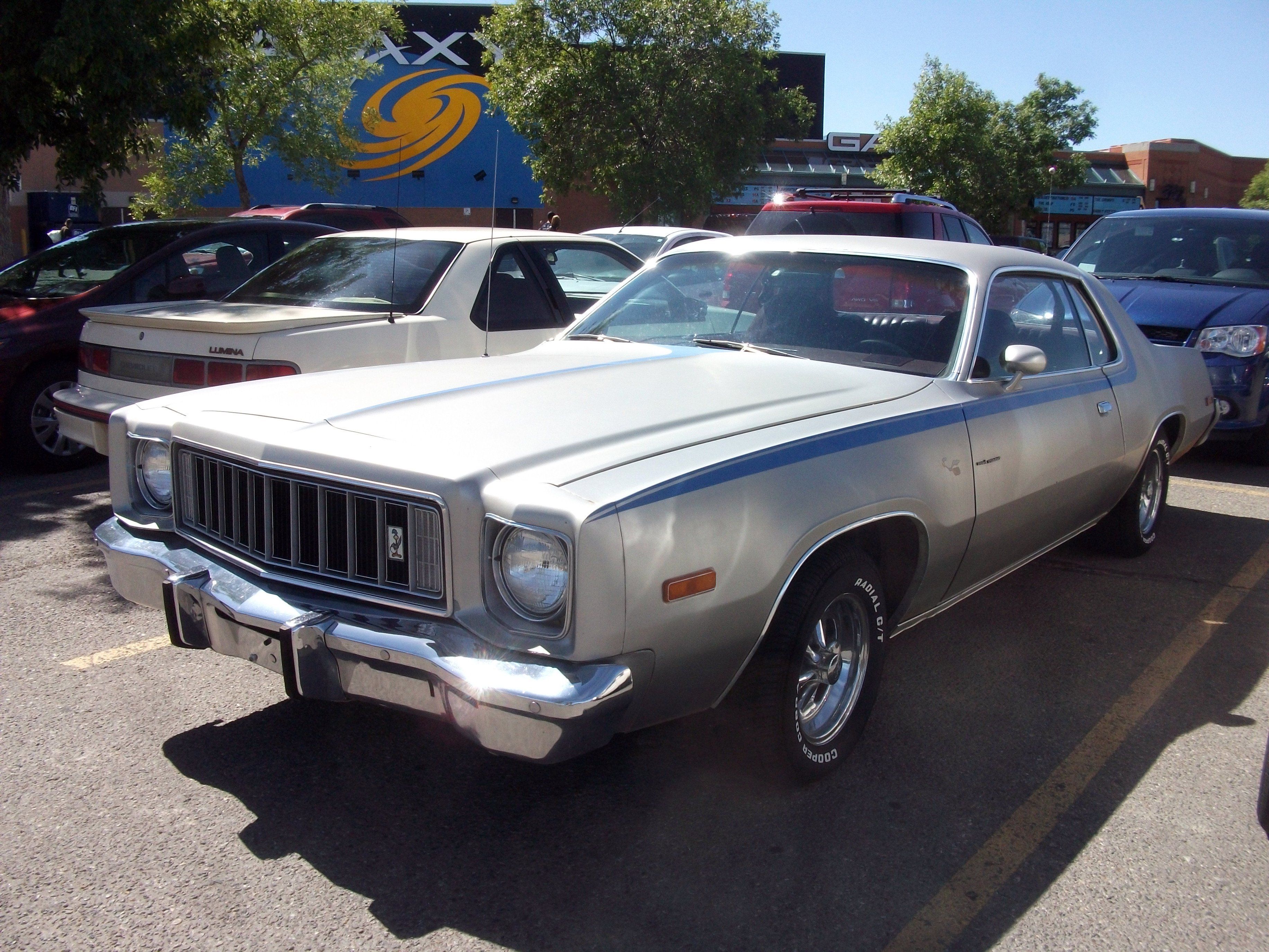 1975 Plymouth Road Runner, front three-quarter view