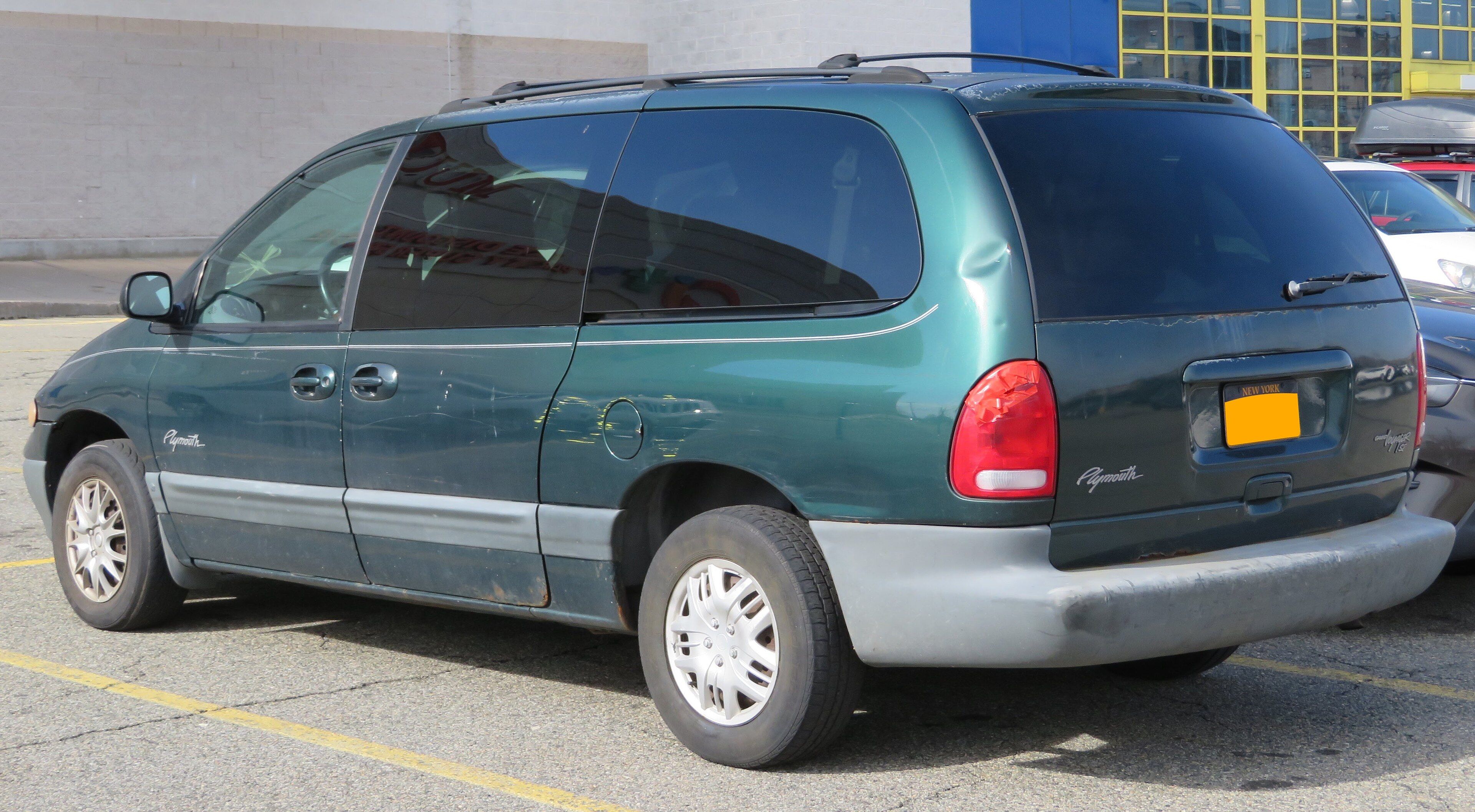 1999 Plymouth Grand Voyager SE, front three-quarter view