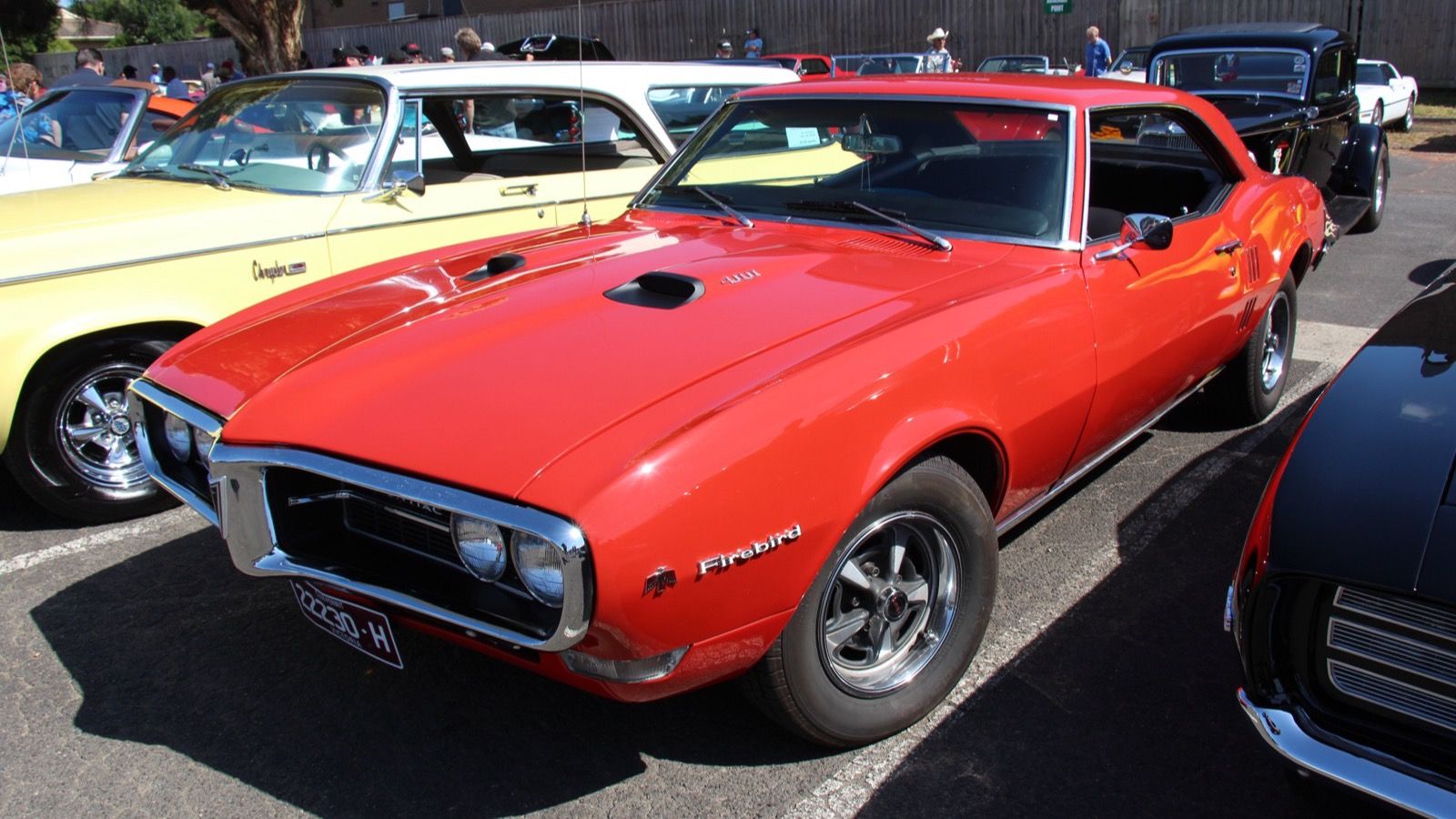 1968 Pontiac Firebird 400 Hardtop, first generation — front three-quarter view