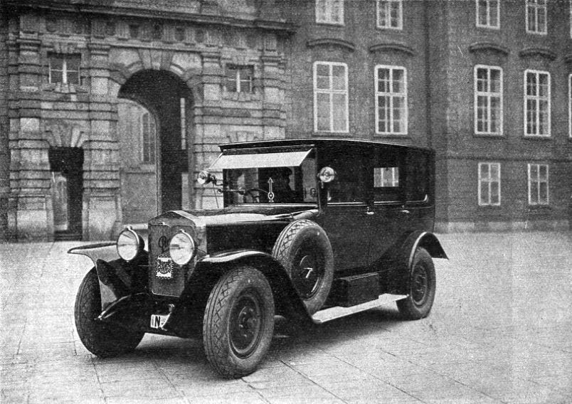 1925 Praga Grand limousine built for Czechoslovak president Tomáš Garrigue Masaryk, front three-quarter view