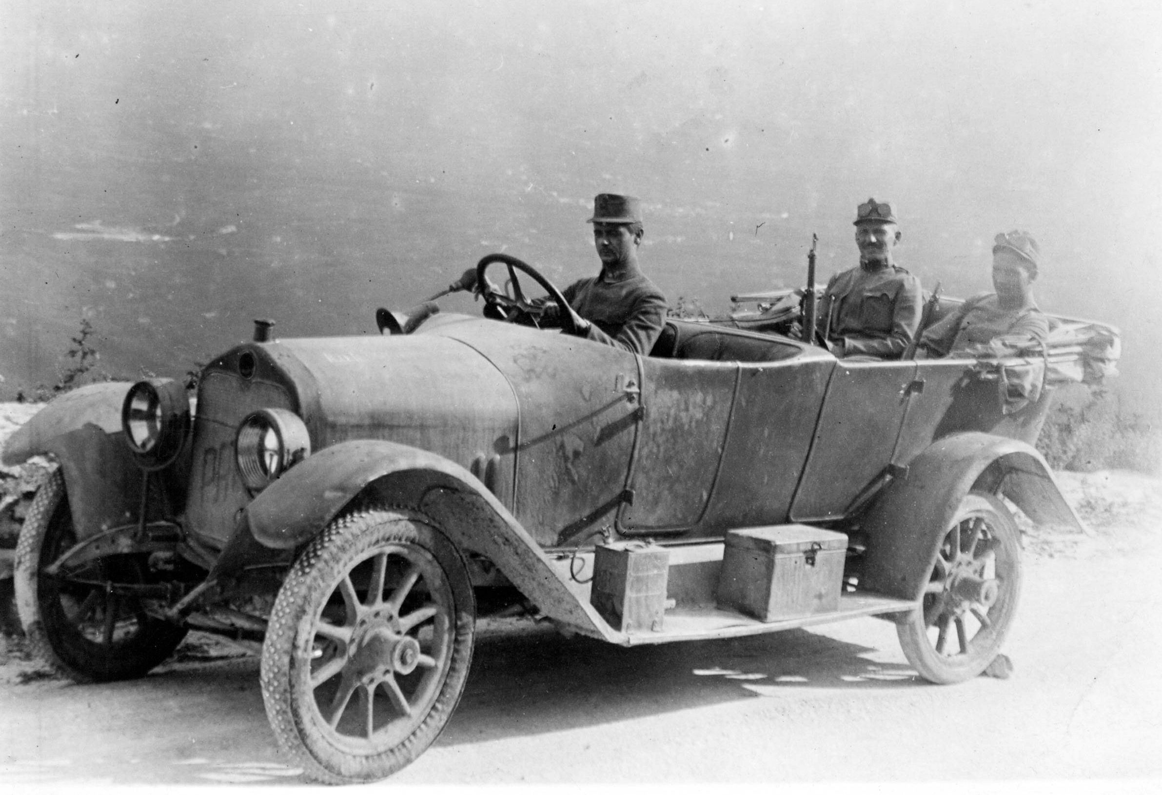 Four-cylinder Praga Grand open tourer in Austro-Hungarian military service on the Italian front, side profile