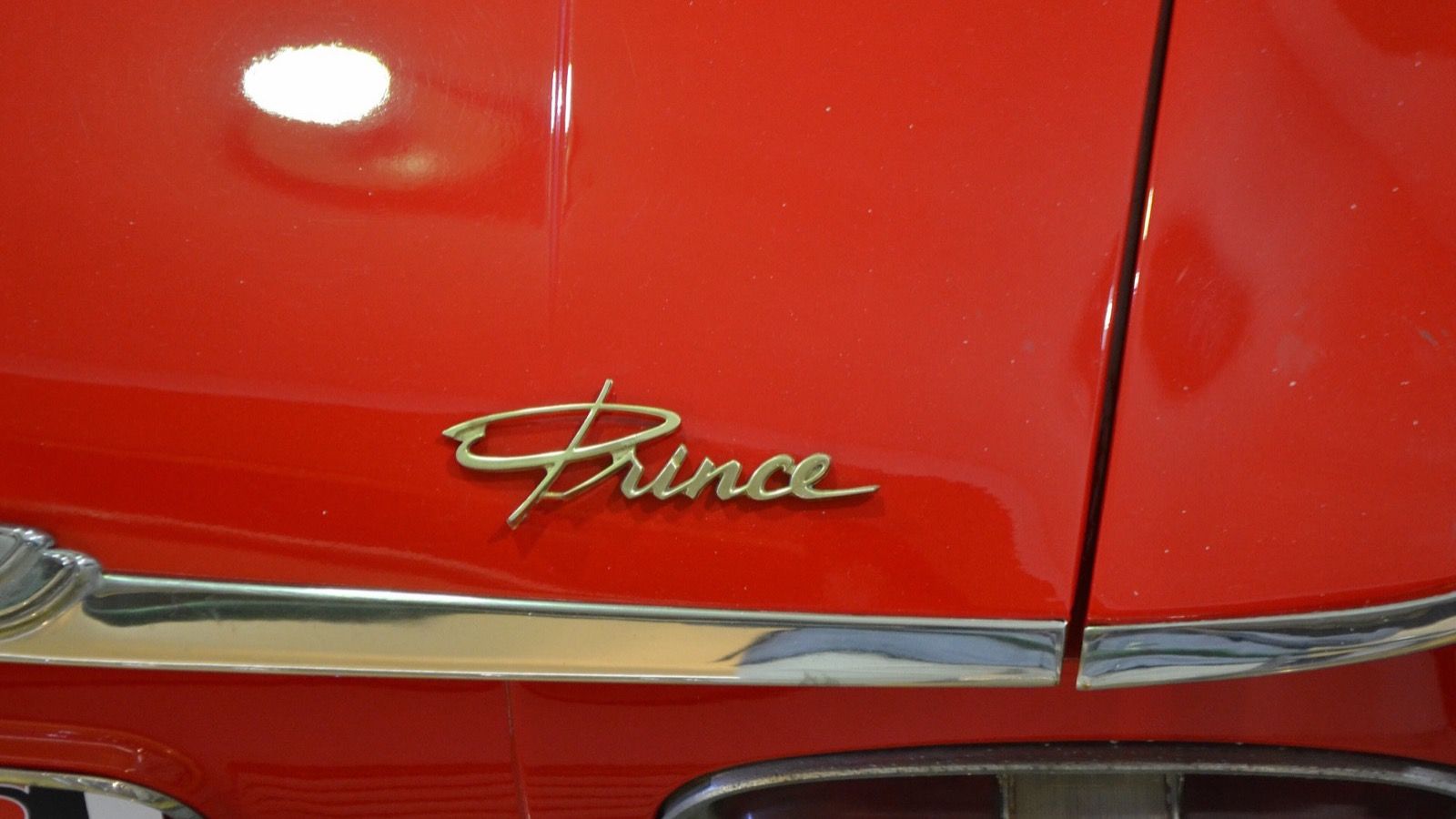Prince S41D-1 Gloria Super 6 second-generation sedan on museum display, front three-quarter view