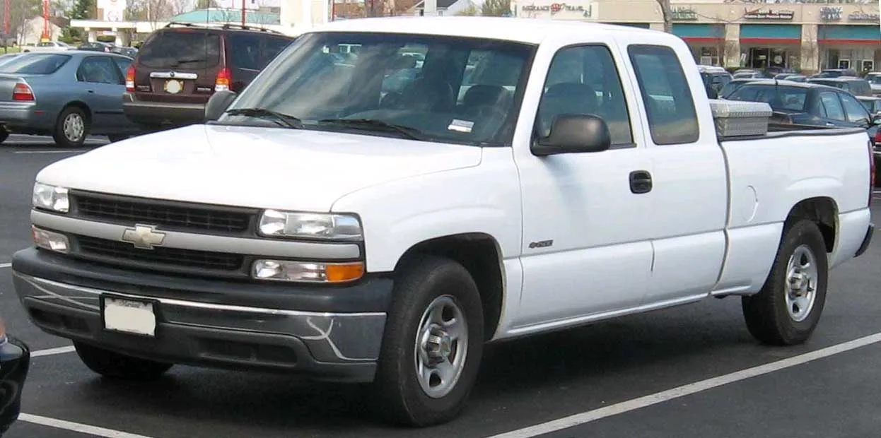 White 1999–2002 Chevrolet Silverado Extended Cab, representative Fleetside photograph