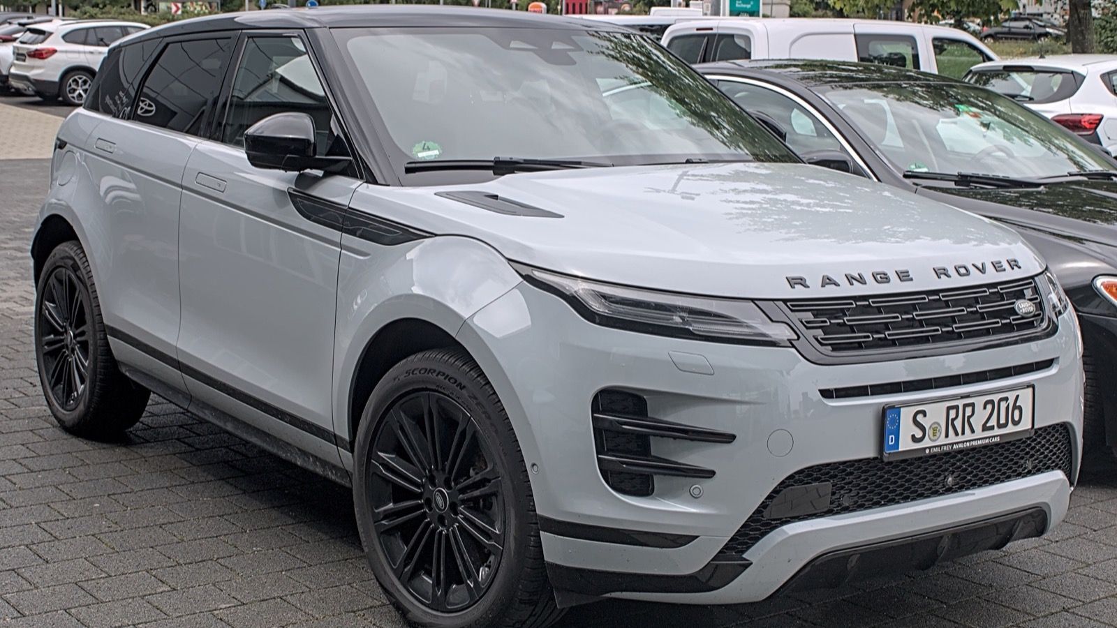 Grey 2023 Range Rover Evoque (L551) facelift, front three-quarter view