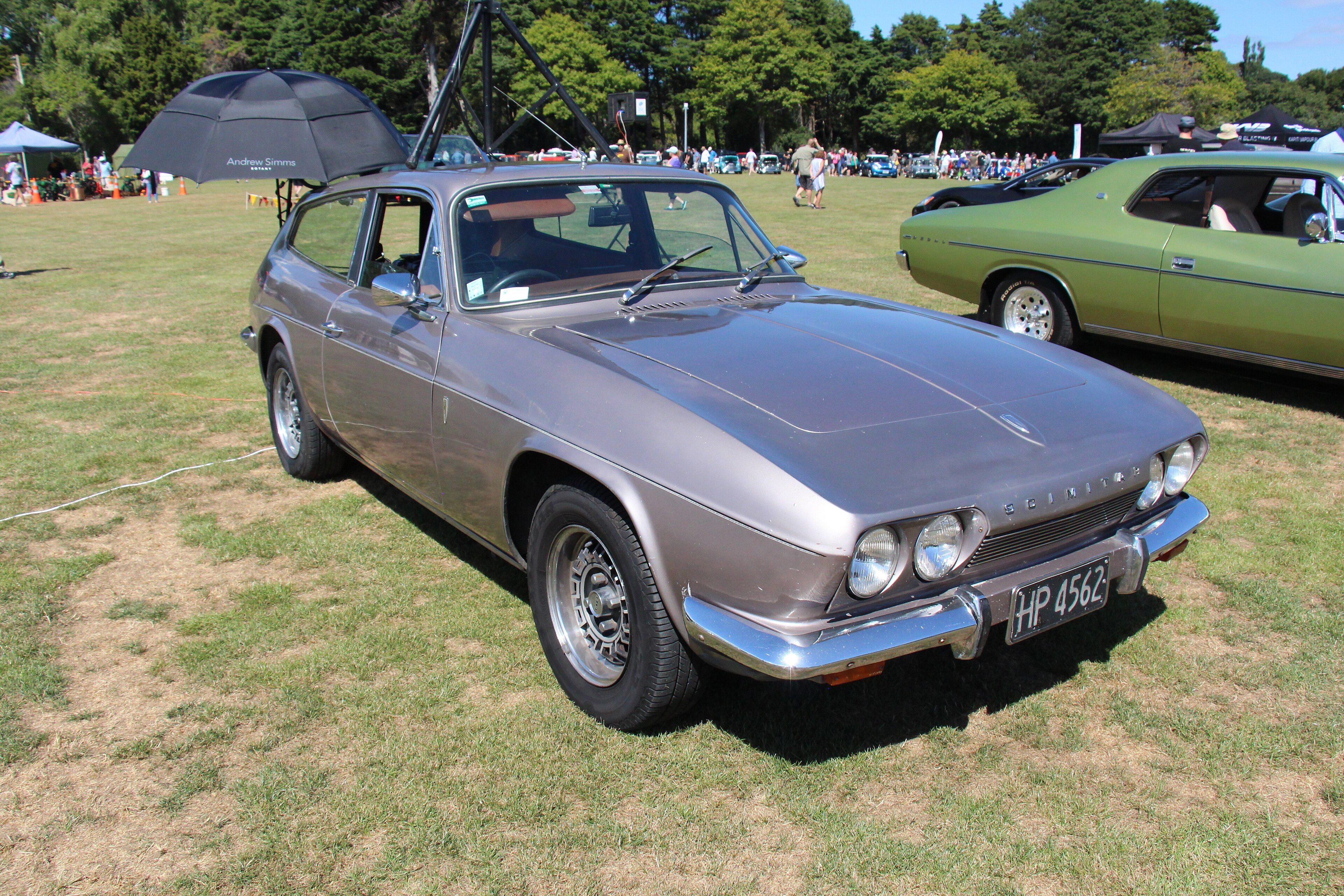 Silver 1975 Reliant Scimitar GTE SE5A sporting estate, front three-quarter view