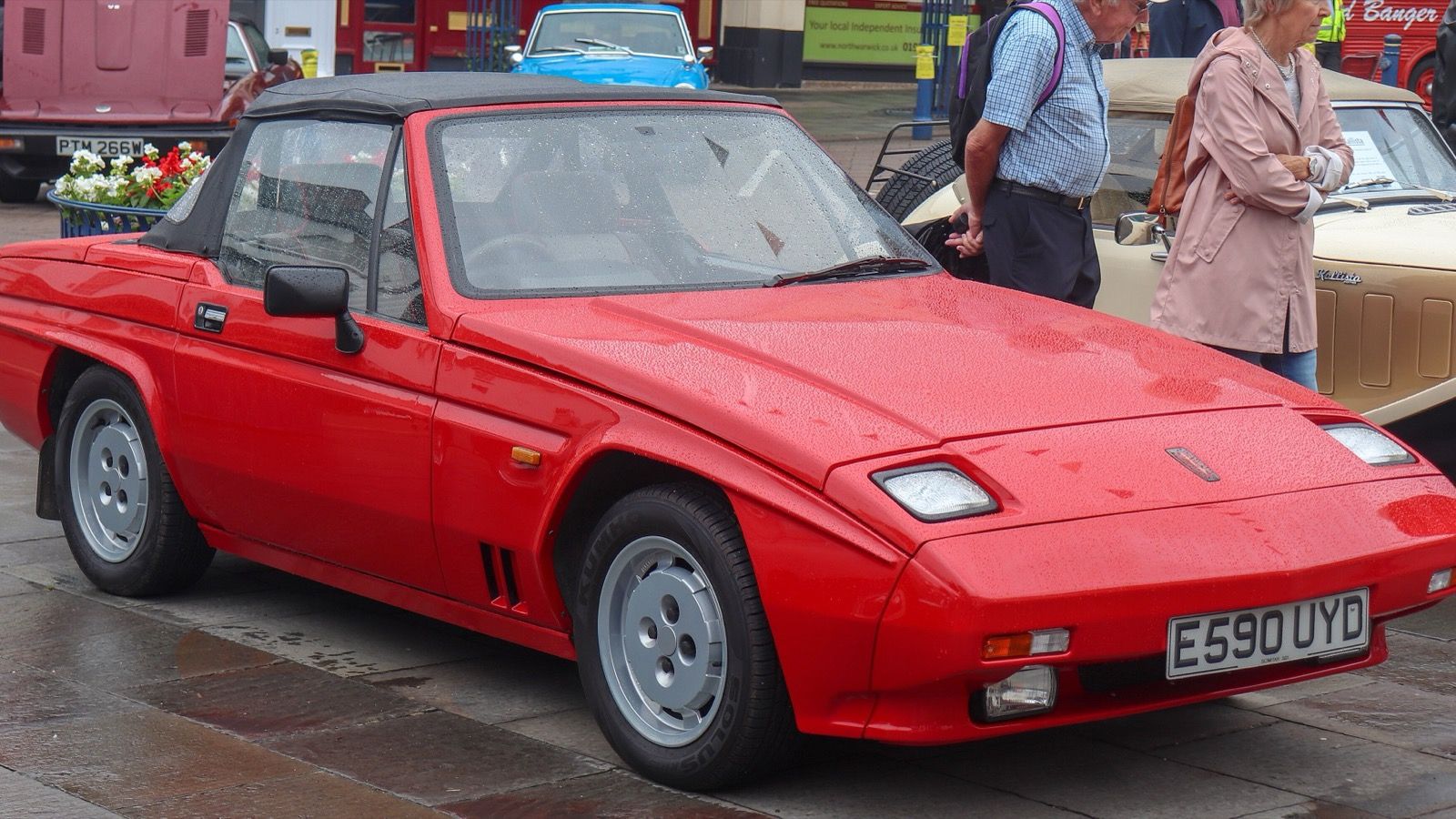 Red 1987 Reliant Scimitar SS1 1.4 roadster, front three-quarter view