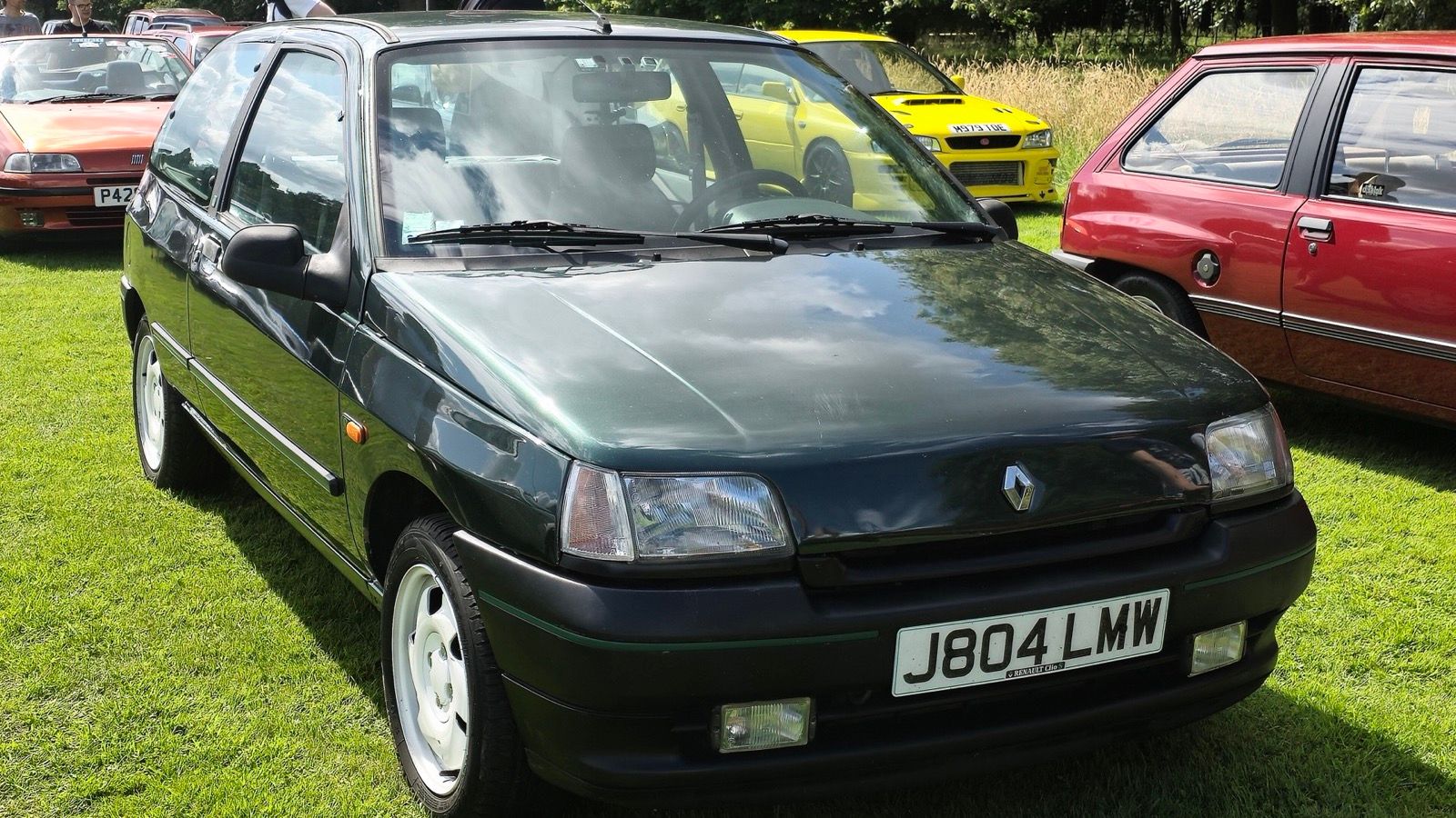 1992 first-generation Renault Clio S hatchback, front three-quarter view